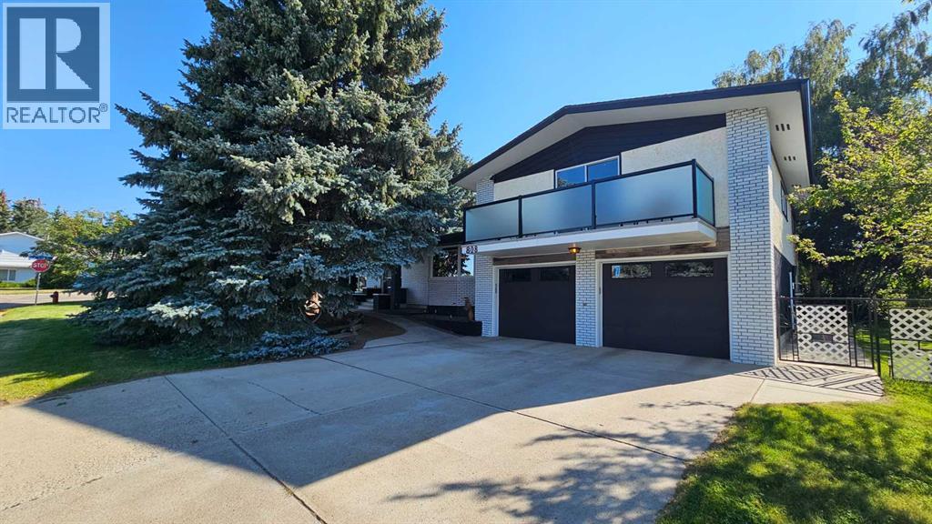 808 1 Street Ne, Milk River, Alberta  T0K 1M0 - Photo 2 - A2250000