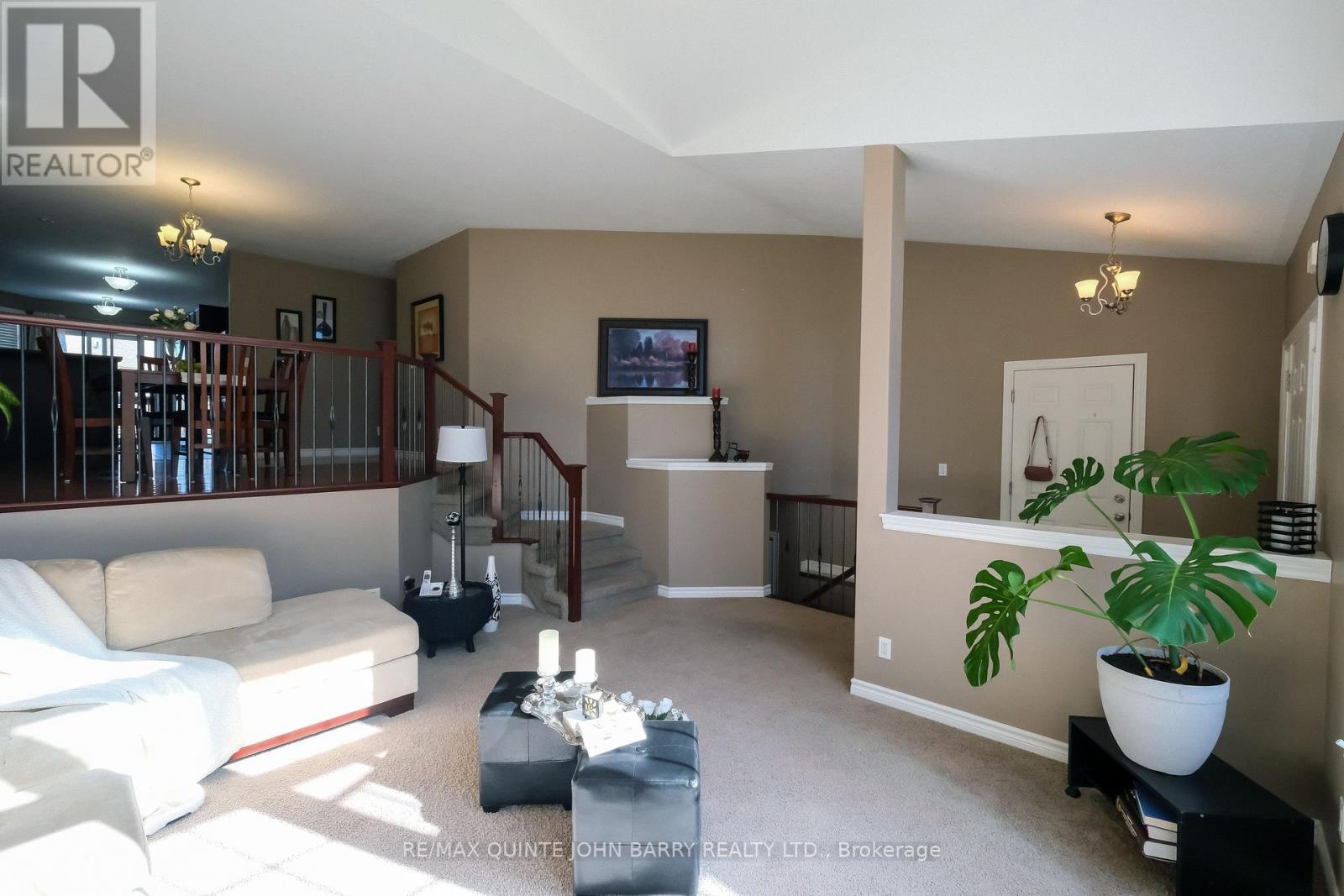 105 Parkview Heights, Quinte West, Ontario  K8V 0A2 - Photo 12 - X12354167