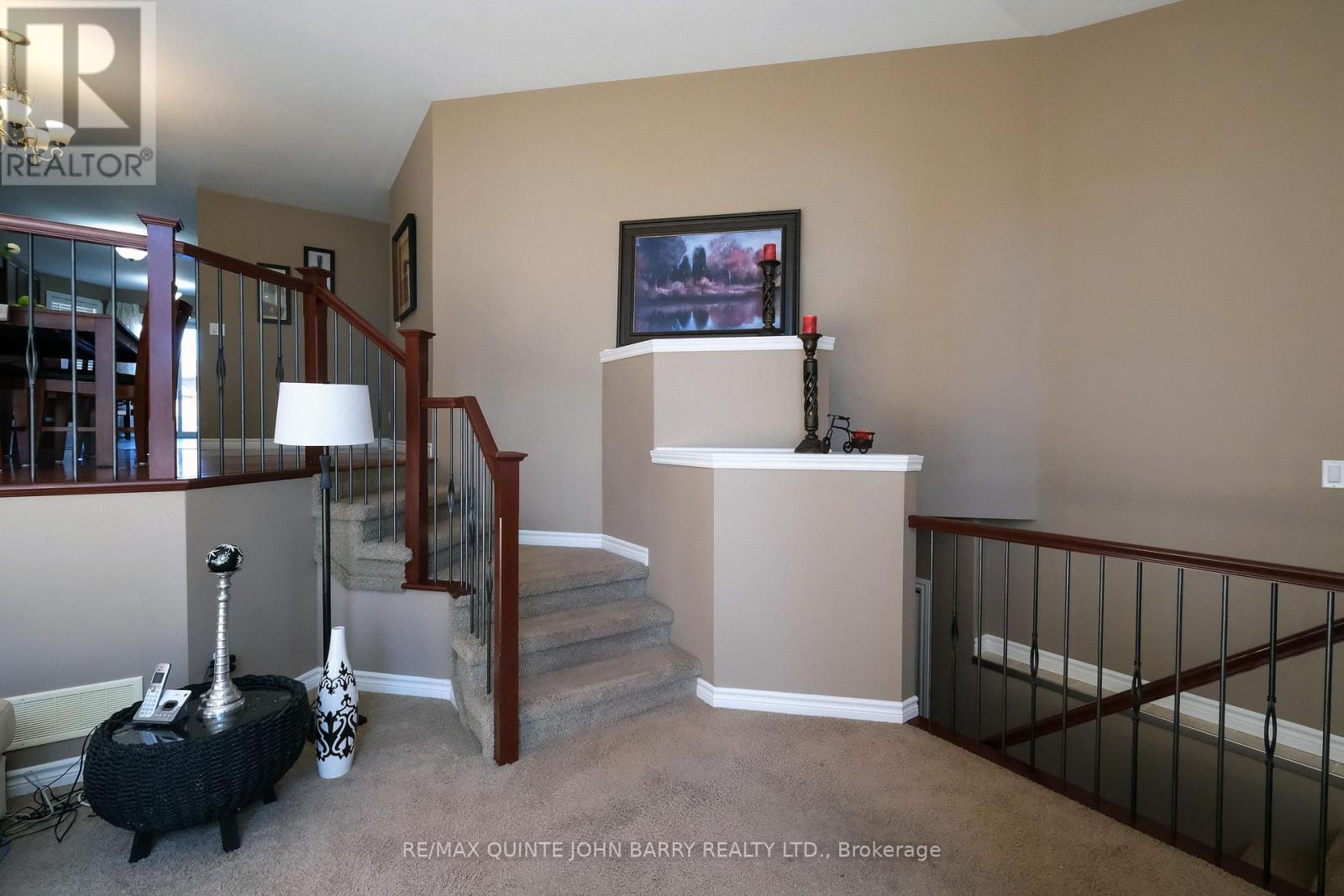 105 Parkview Heights, Quinte West, Ontario  K8V 0A2 - Photo 13 - X12354167