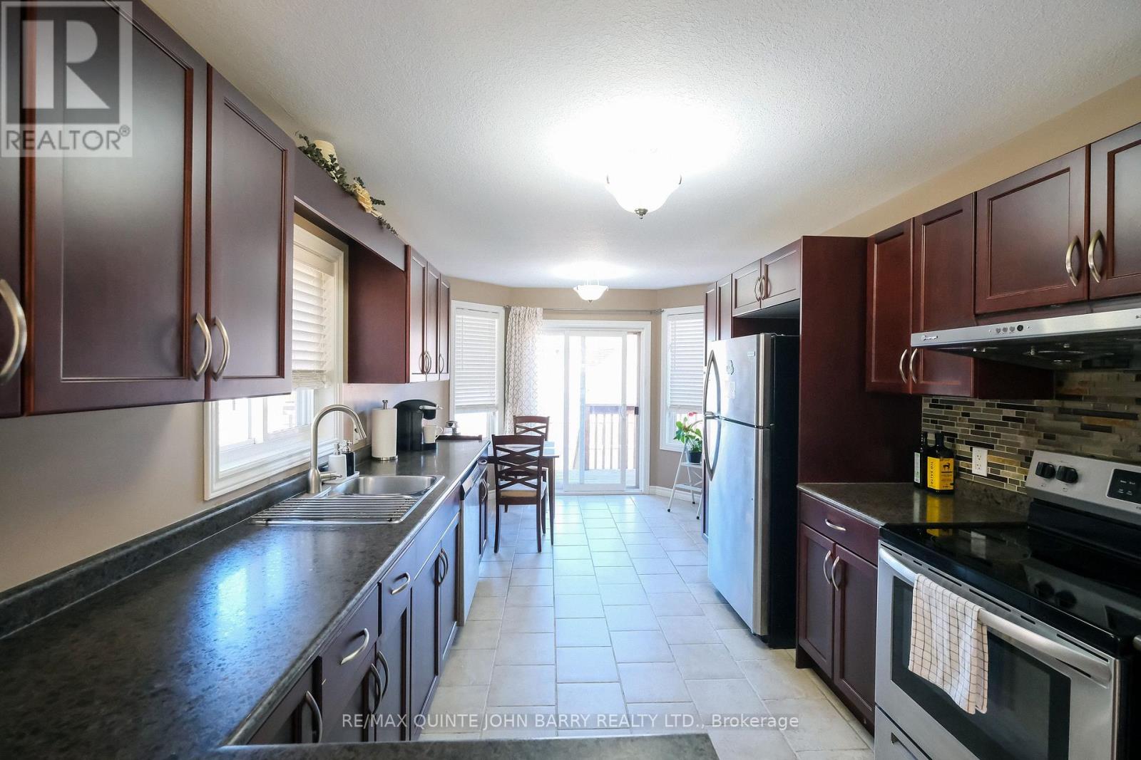 105 Parkview Heights, Quinte West, Ontario  K8V 0A2 - Photo 17 - X12354167