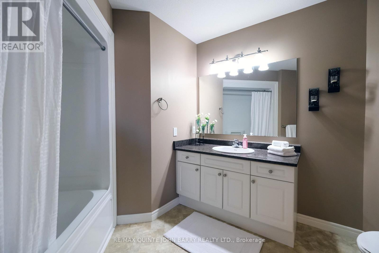 105 Parkview Heights, Quinte West, Ontario  K8V 0A2 - Photo 24 - X12354167