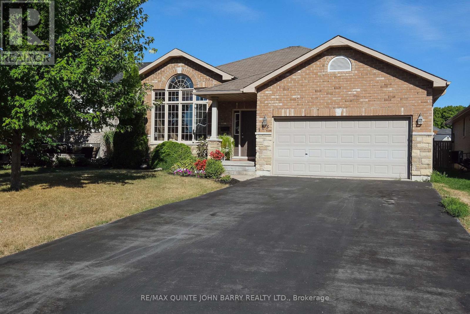 105 Parkview Heights, Quinte West, Ontario  K8V 0A2 - Photo 3 - X12354167