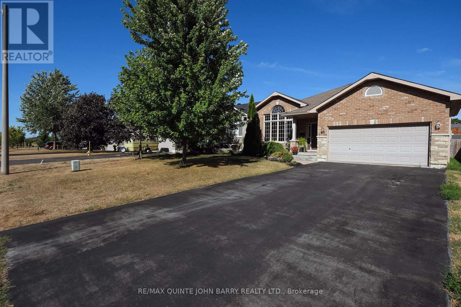 105 Parkview Heights, Quinte West, Ontario  K8V 0A2 - Photo 7 - X12354167