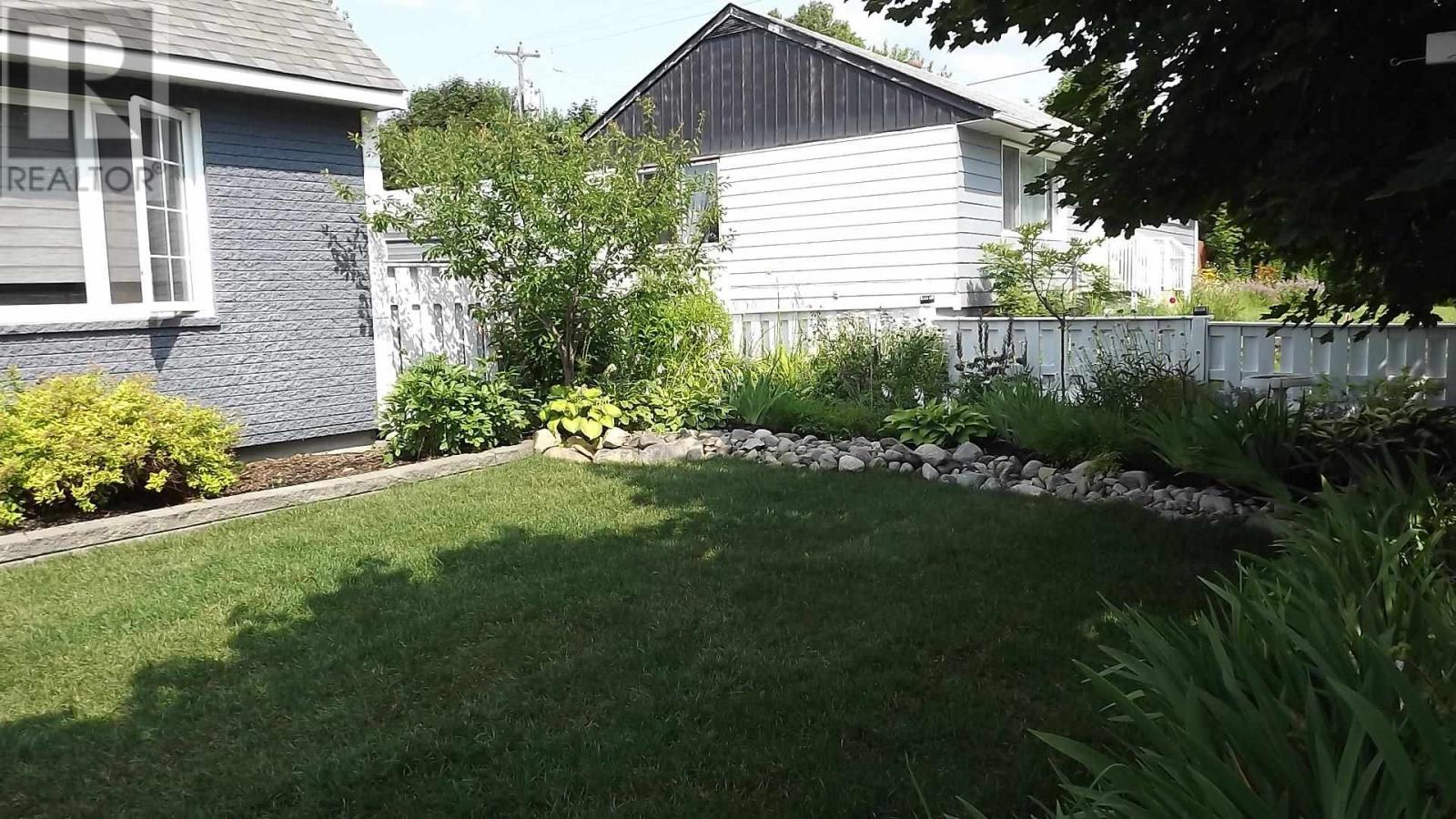 144 Hillside Dr S, Elliot Lake, Ontario  P5A 1N1 - Photo 35 - SM252205