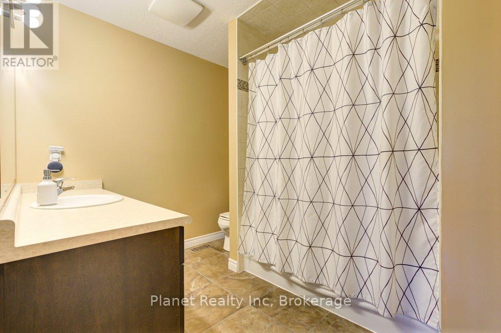 52 - 105 Bard Boulevard, Guelph (Pineridge/westminster Woods), Ontario  N1L 0E2 - Photo 24 - X12354187