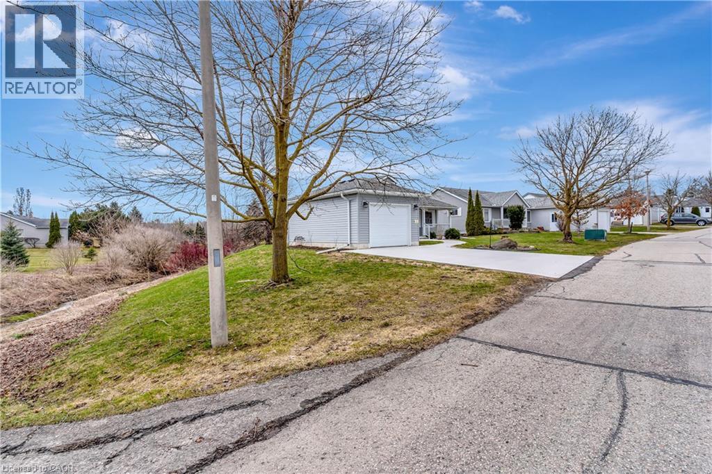29 Morningside Circle, New Hamburg, Ontario  N3A 2G2 - Photo 3 - 40761581