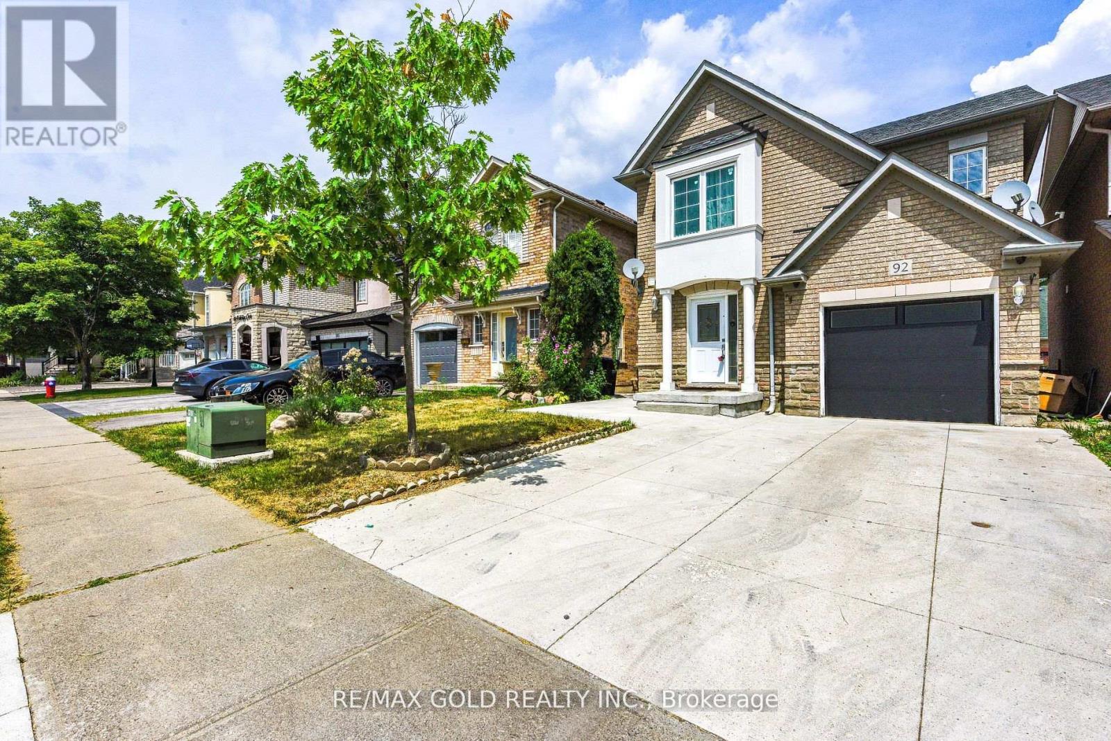 92 Penbridge Circle, Brampton, Ontario  L7A 2R1 - Photo 1 - W12354178