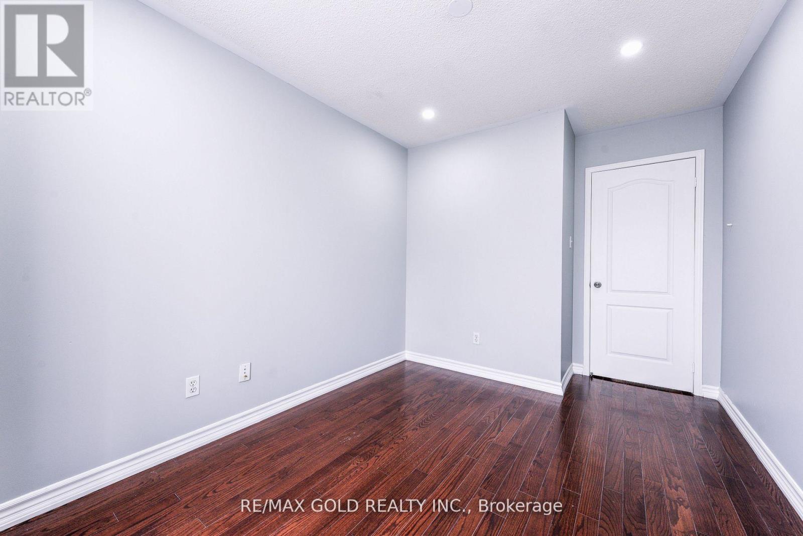 92 Penbridge Circle, Brampton, Ontario  L7A 2R1 - Photo 17 - W12354178