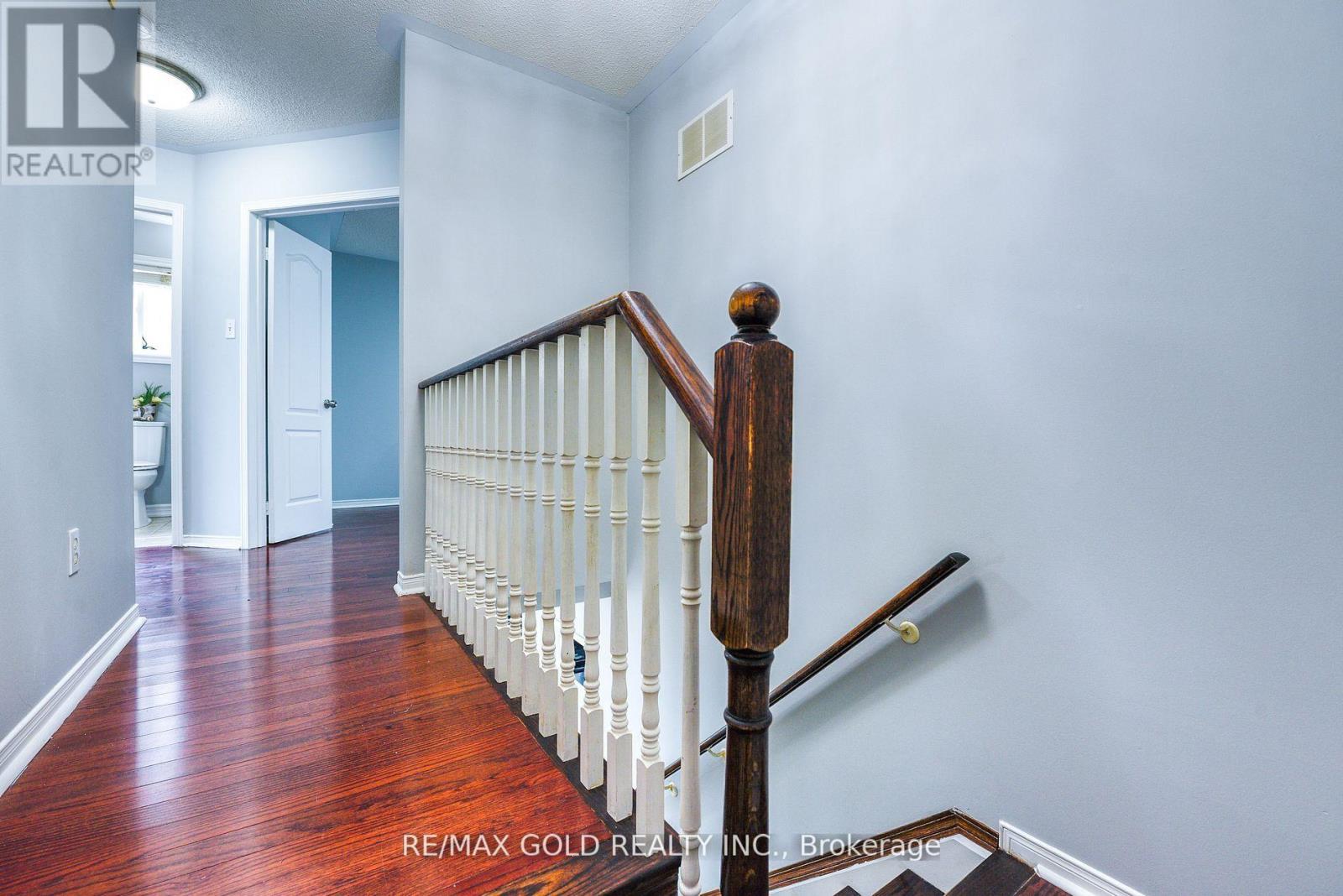 92 Penbridge Circle, Brampton, Ontario  L7A 2R1 - Photo 23 - W12354178