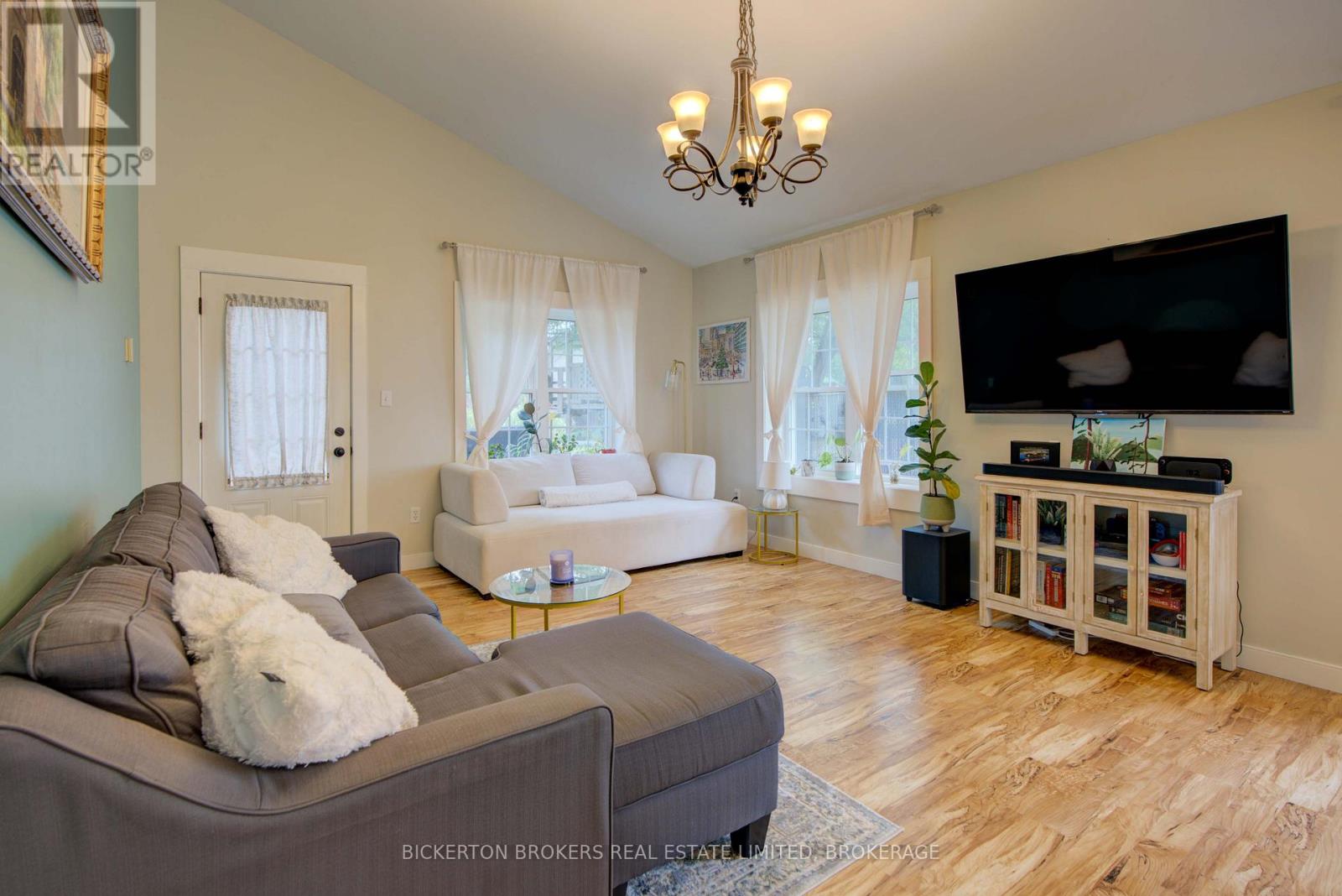 6 Yonge Street, Lansdowne Village, Ontario  K0E 1L0 - Photo 27 - X12354241