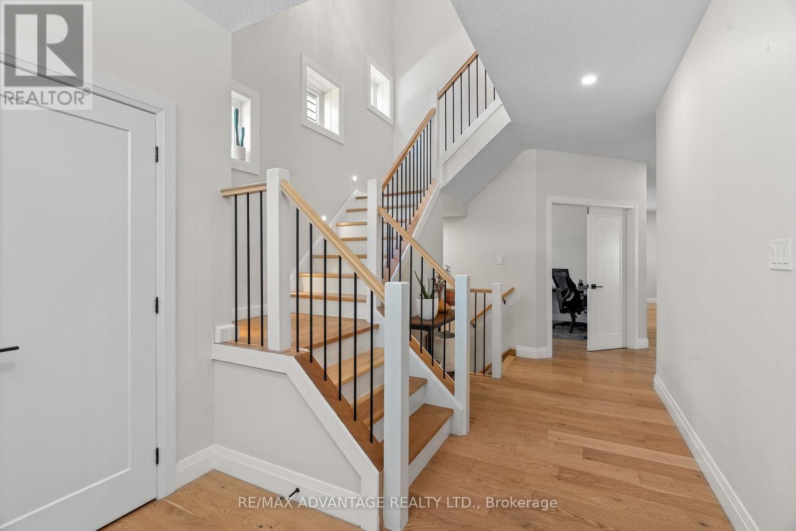 94 Mill Pond Crescent, Thames Centre, Ontario  N0L 1G2 - Photo 15 - X12354208