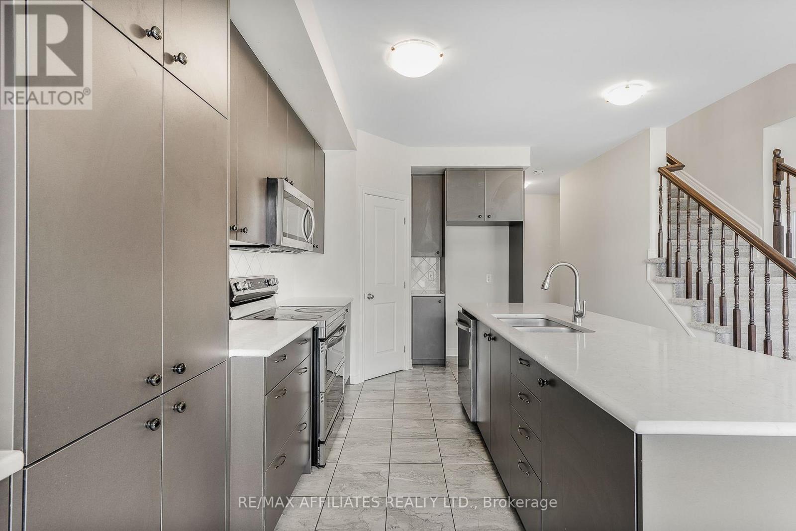 784 Namur Street, Russell, Ontario  K0A 1W0 - Photo 13 - X12354202