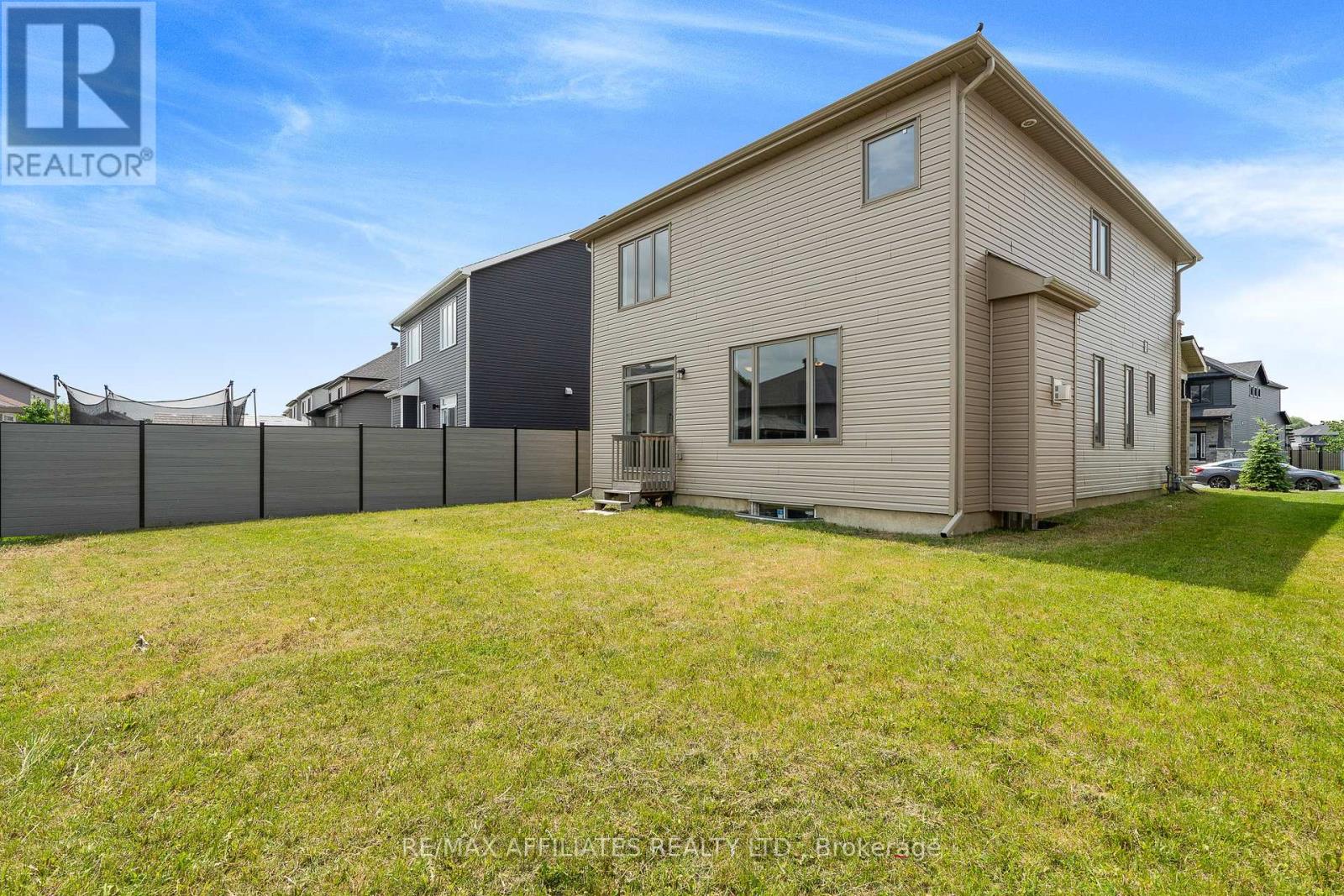 784 Namur Street, Russell, Ontario  K0A 1W0 - Photo 29 - X12354202