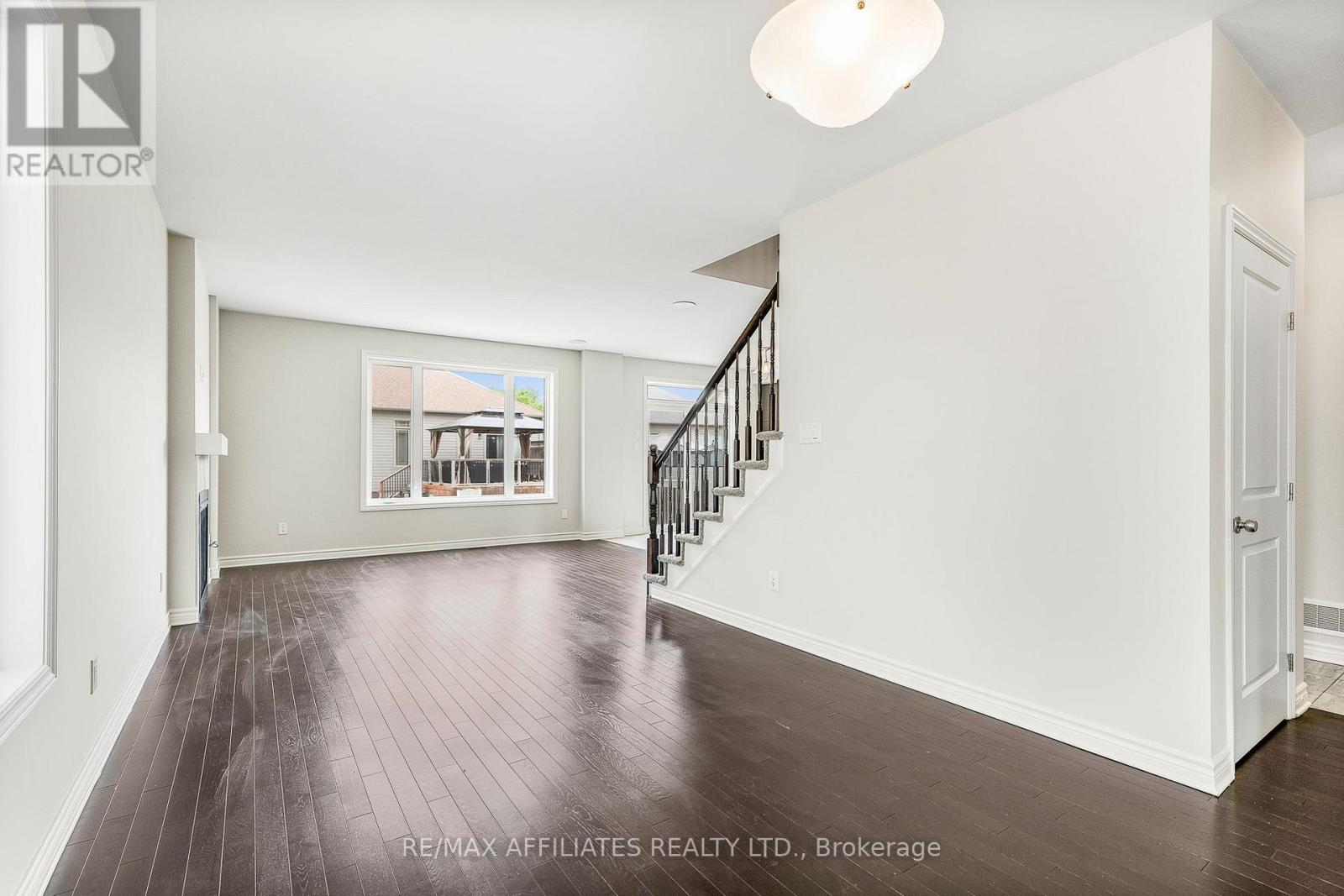 784 Namur Street, Russell, Ontario  K0A 1W0 - Photo 6 - X12354202
