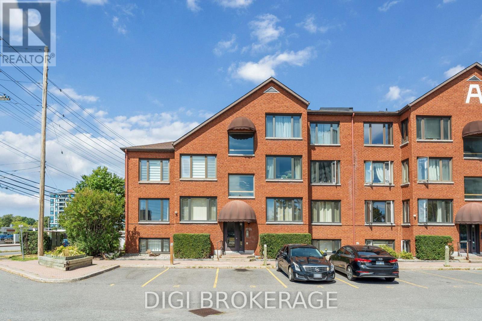 401 - 1974 St Laurent Boulevard, Ottawa, Ontario  K1G 4L5 - Photo 3 - X12354216