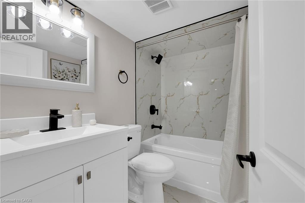 174 East 34th Street, Hamilton, Ontario  L8V 3W6 - Photo 30 - 40761114