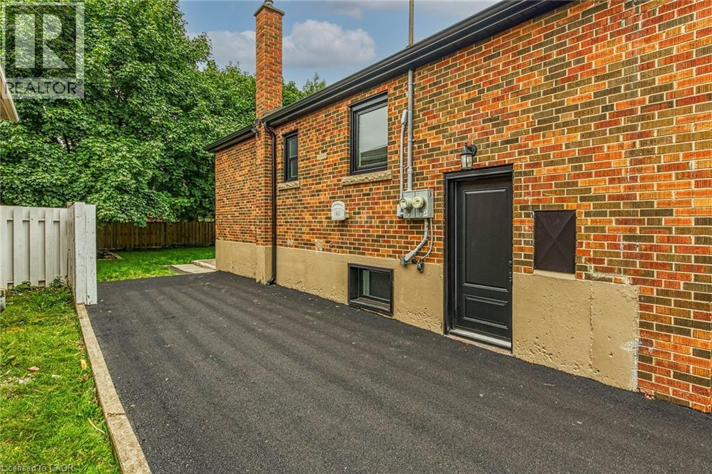 174 East 34th Street, Hamilton, Ontario  L8V 3W6 - Photo 7 - 40761114