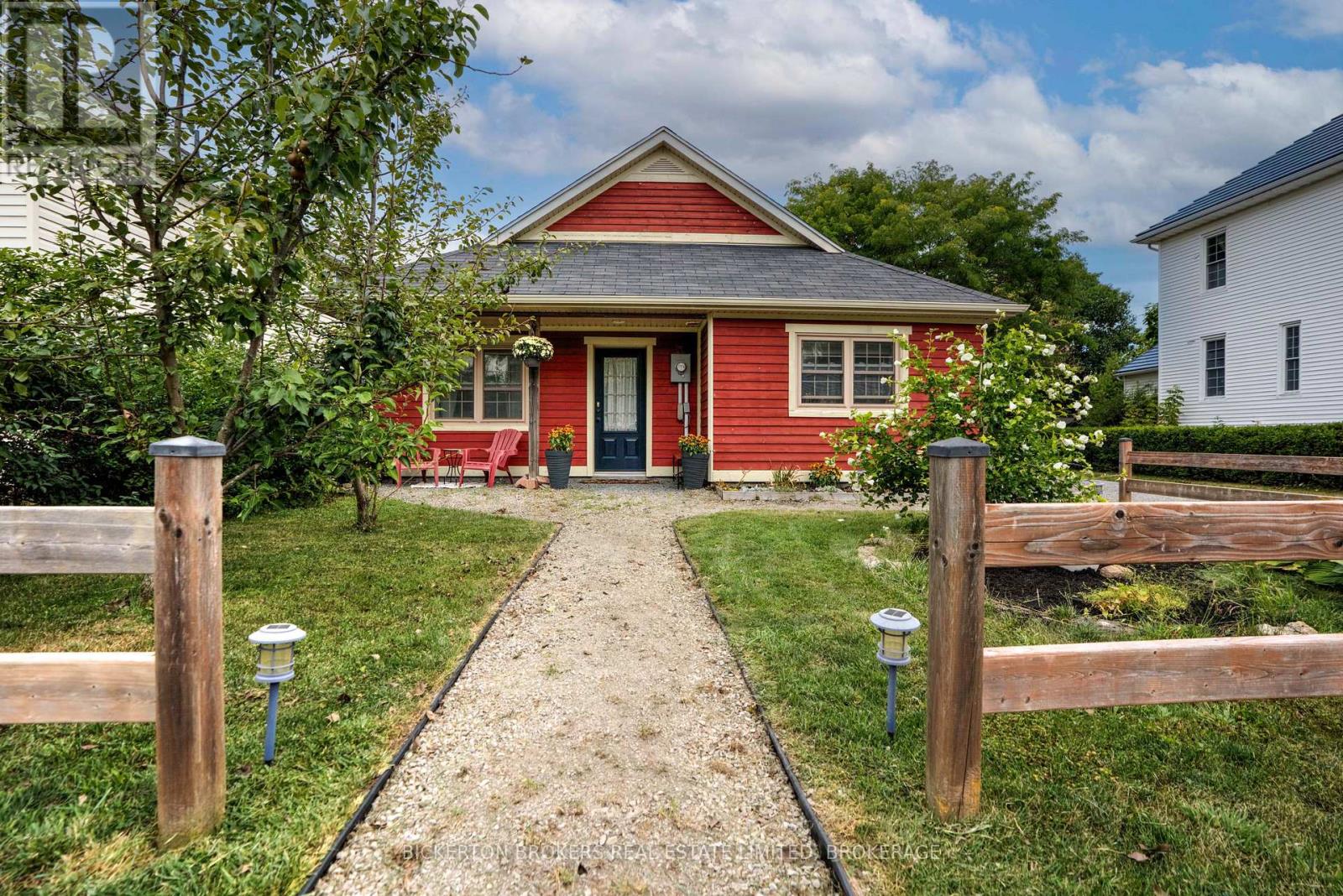 6 Yonge Street, Lansdowne Village, Ontario  K0E 1L0 - Photo 19 - X12354241