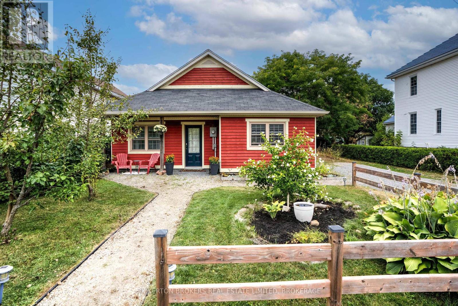 6 Yonge Street, Lansdowne Village, Ontario  K0E 1L0 - Photo 16 - X12354241