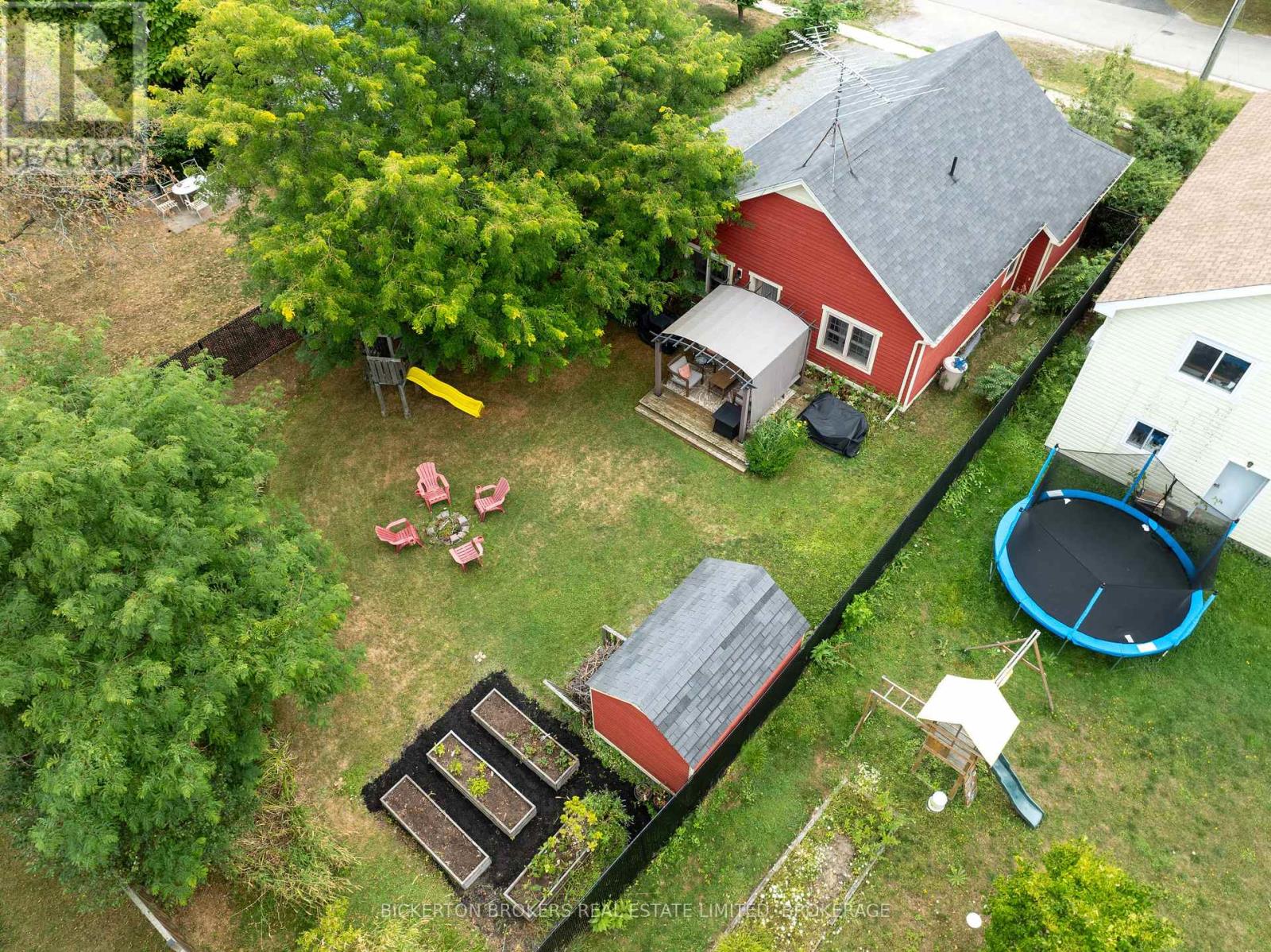 6 Yonge Street, Lansdowne Village, Ontario  K0E 1L0 - Photo 6 - X12354241