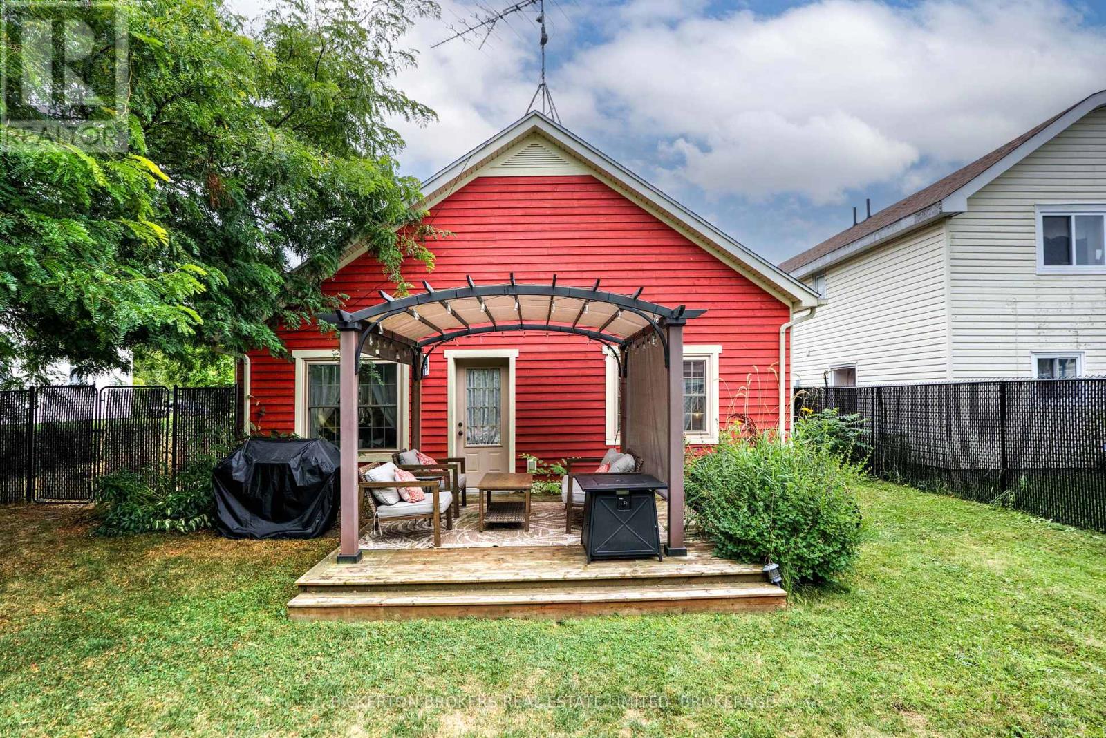 6 Yonge Street, Lansdowne Village, Ontario  K0E 1L0 - Photo 9 - X12354241