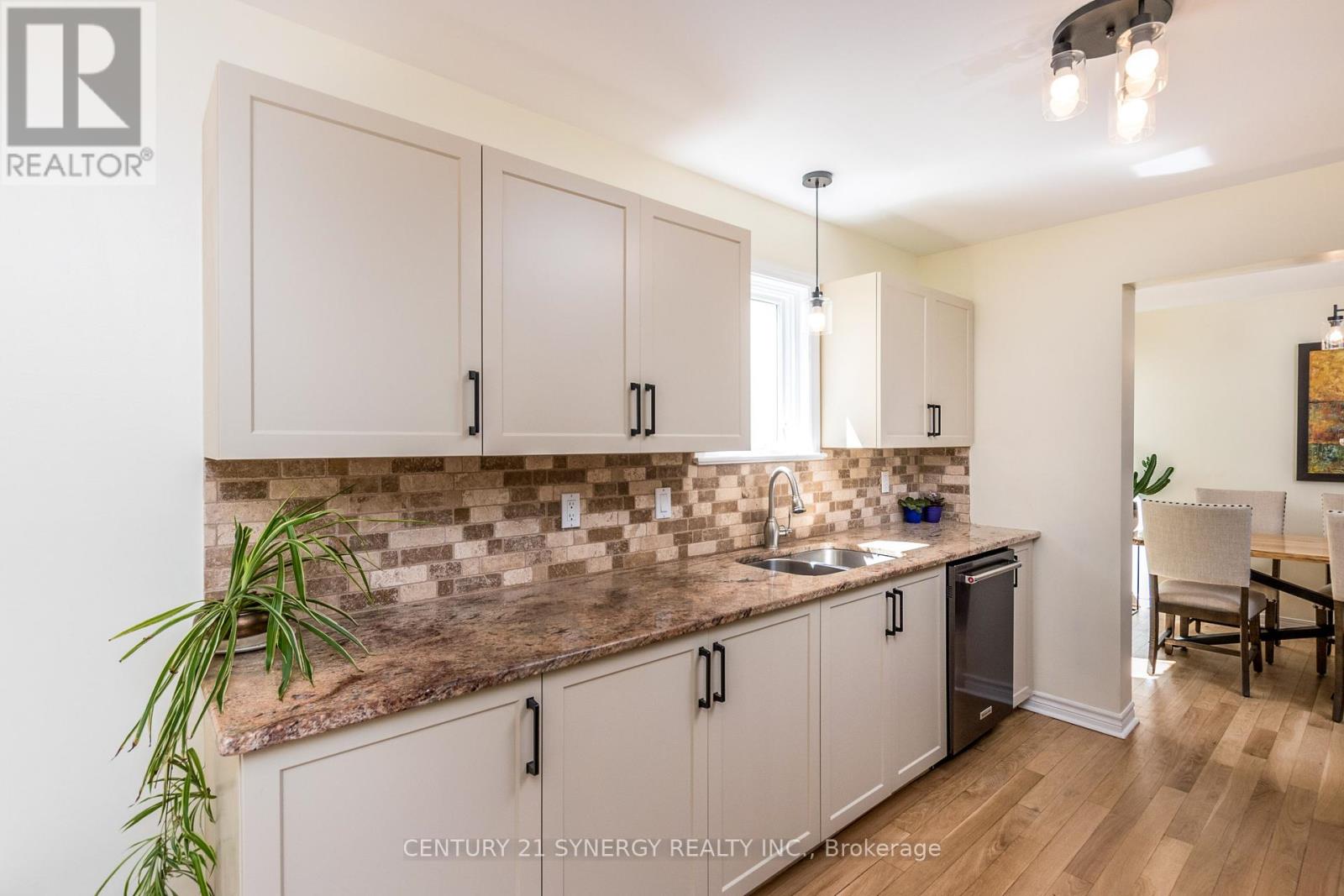 249 Markland Crescent E, Ottawa, Ontario  K2G 6A7 - Photo 16 - X12349831
