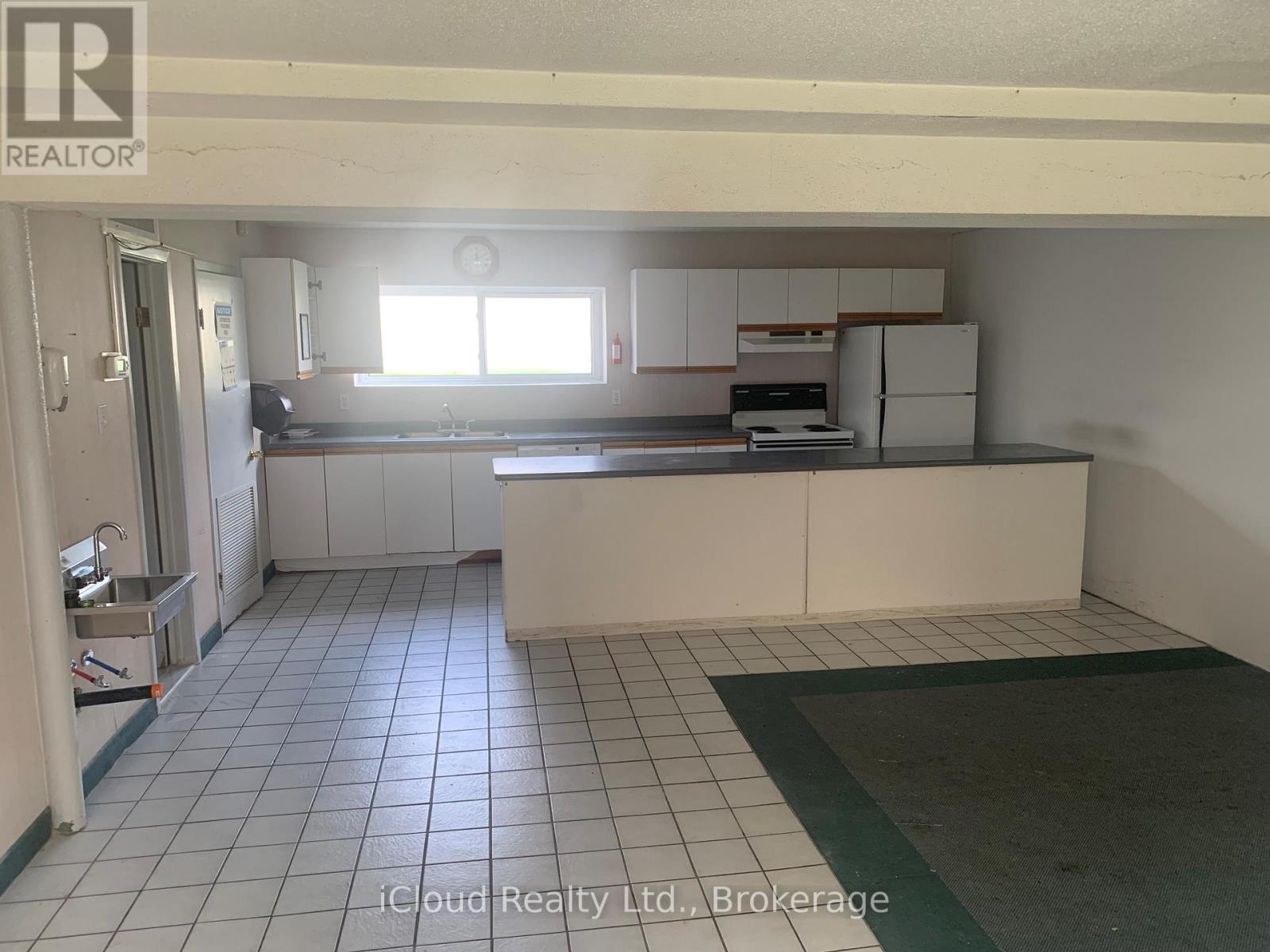 1649 Crediton Parkway, Mississauga, Ontario  L5G 3X2 - Photo 6 - W12280071