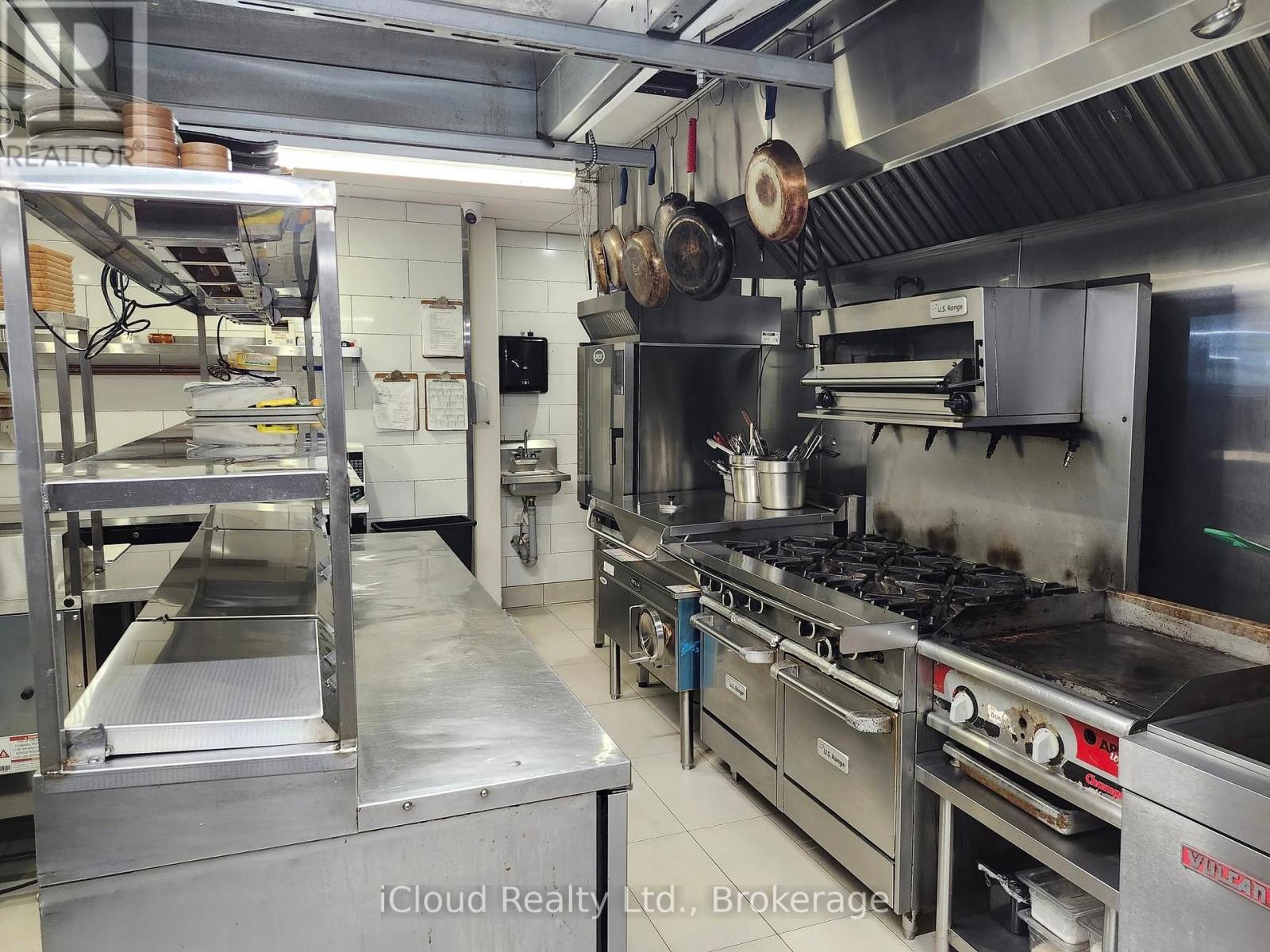 33 Powerhouse Street, Toronto, Ontario  M6H 4K7 - Photo 7 - W12318466