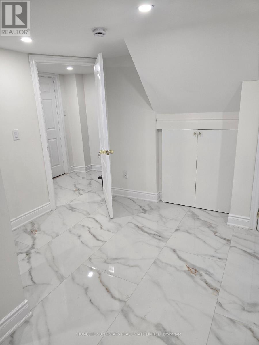 918 Islington (Bsmnt) Avenue, Toronto, Ontario  M8Z 4P3 - Photo 11 - W12350759