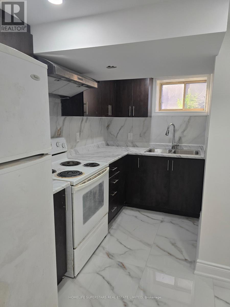 918 Islington (Bsmnt) Avenue, Toronto, Ontario  M8Z 4P3 - Photo 4 - W12350759