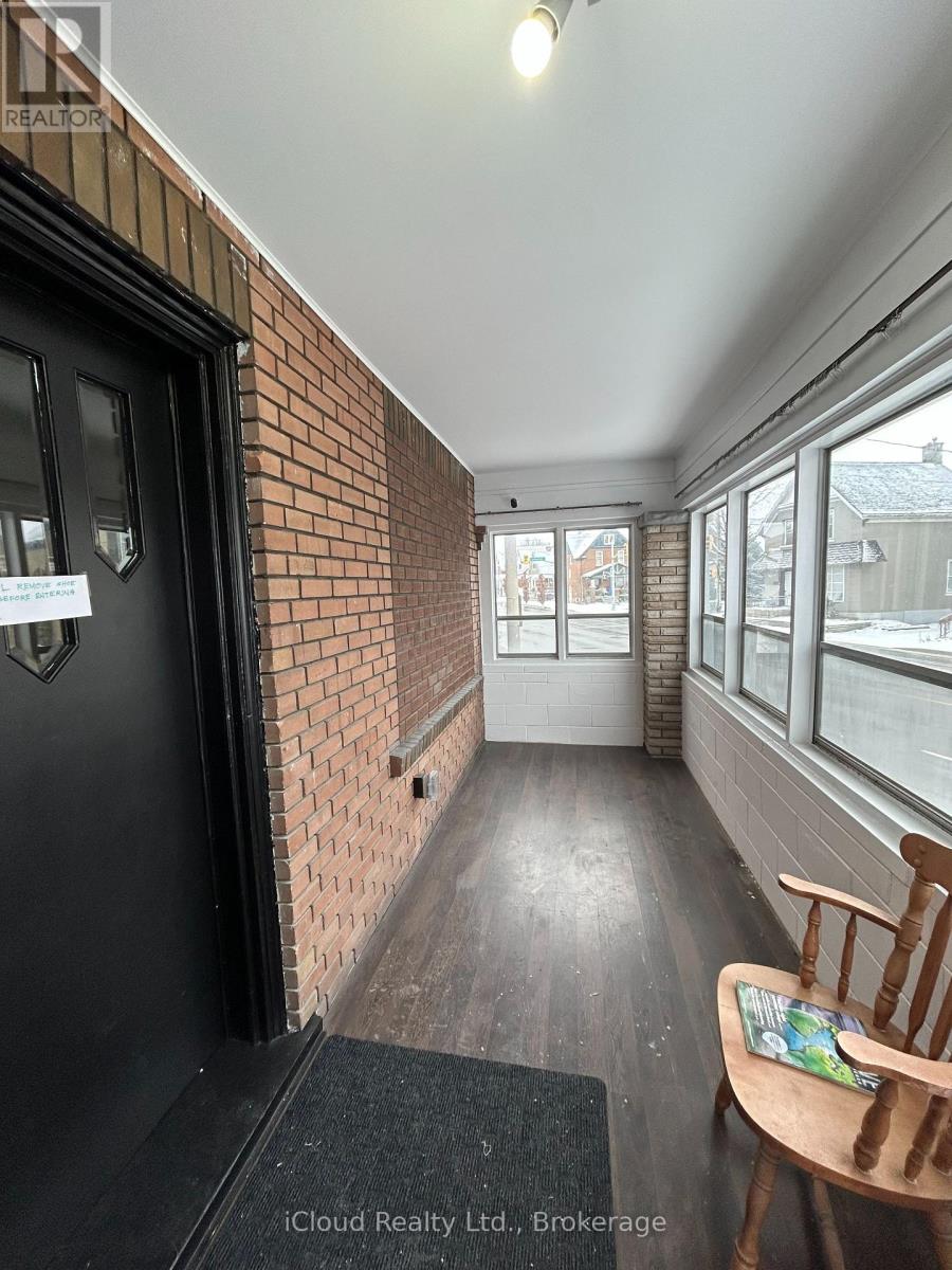 Unit 2 - 152 Weber Street E, Kitchener, Ontario  N2H 1C9 - Photo 2 - X12341107