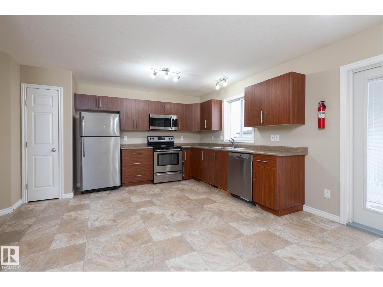 4903 54 Av, Cold Lake, Alberta  T9M 0B4 - Photo 10 - E4429539