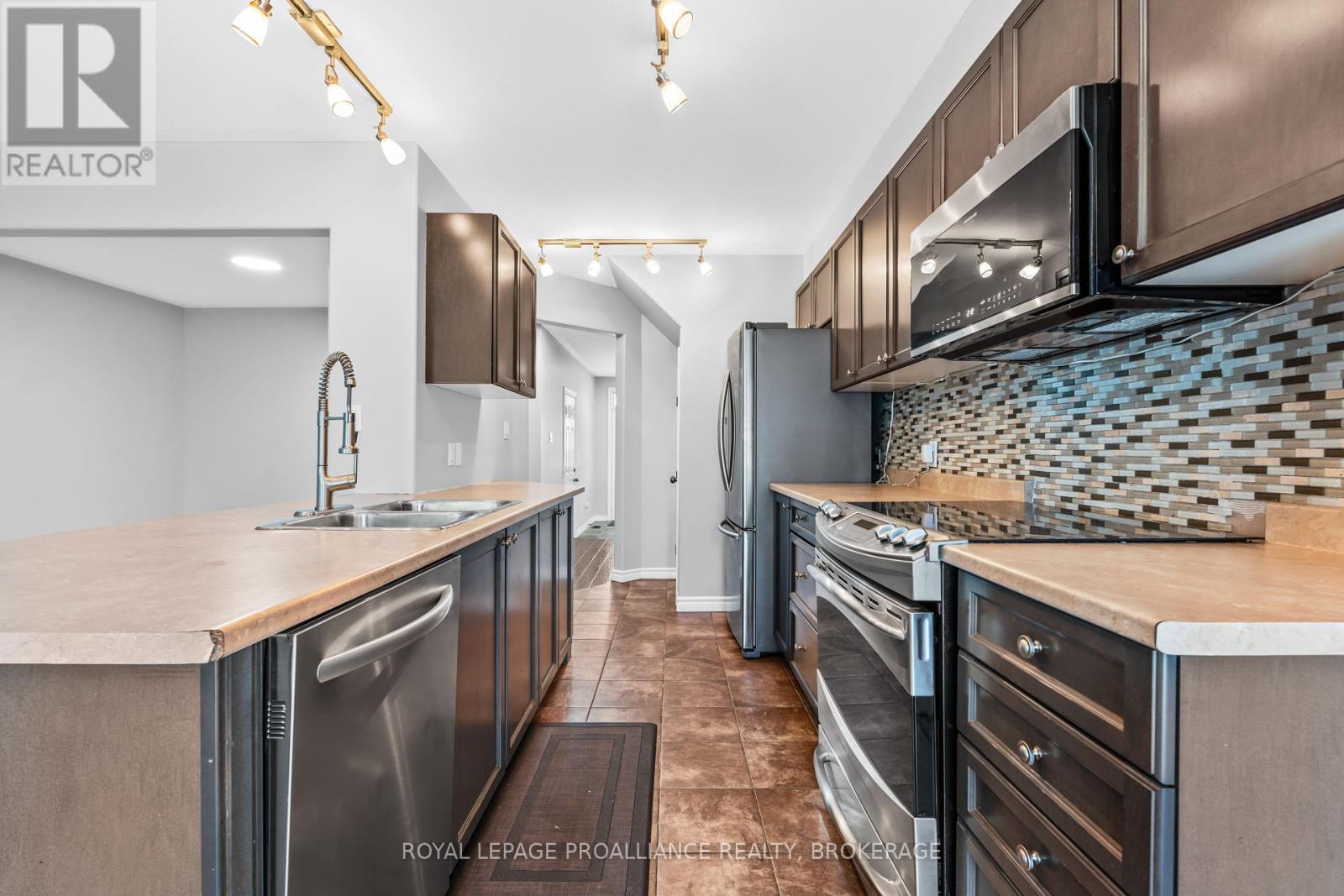 1584 Davenport Crescent, Kingston, Ontario  K7P 0H5 - Photo 14 - X12354415