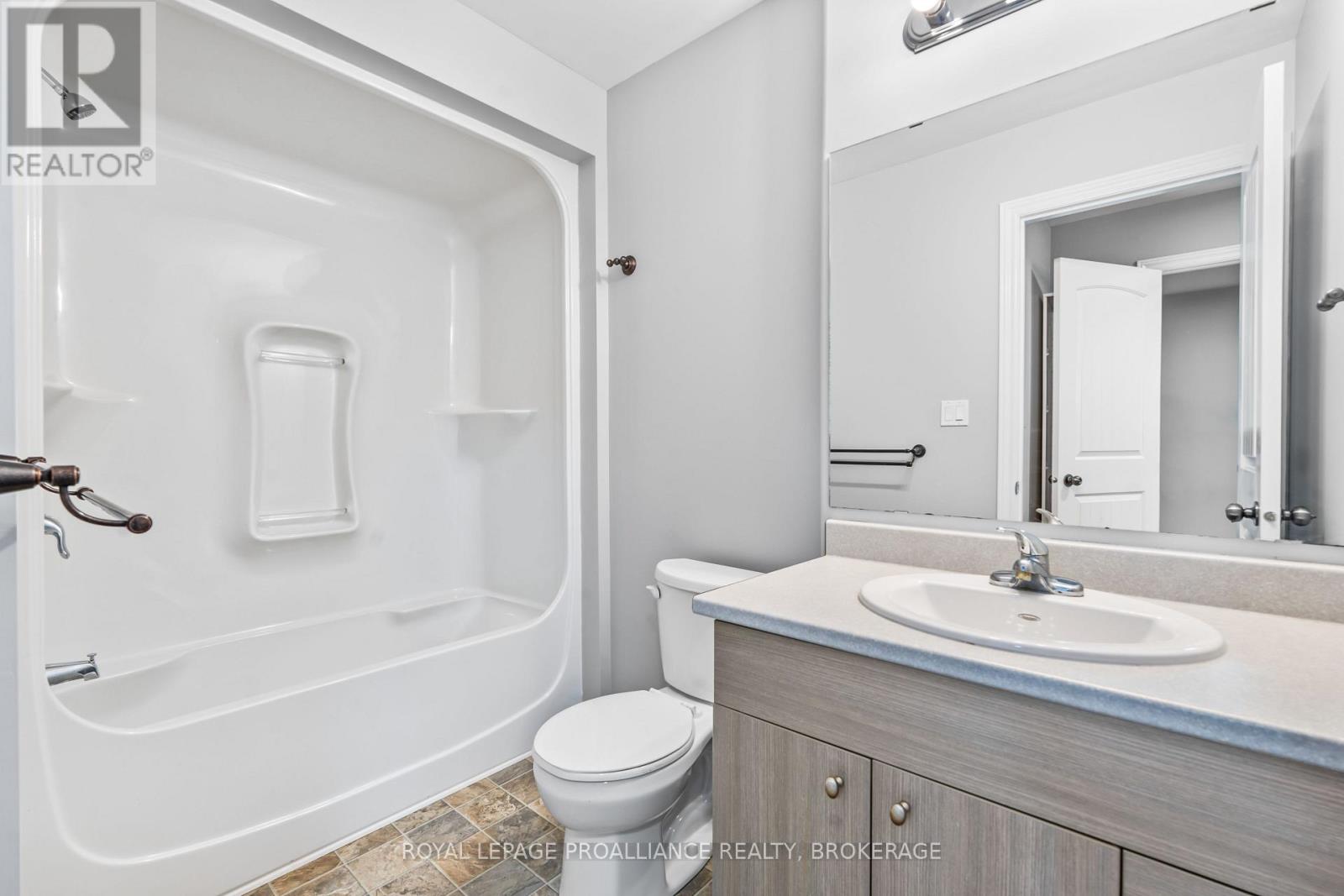 1584 Davenport Crescent, Kingston, Ontario  K7P 0H5 - Photo 20 - X12354415