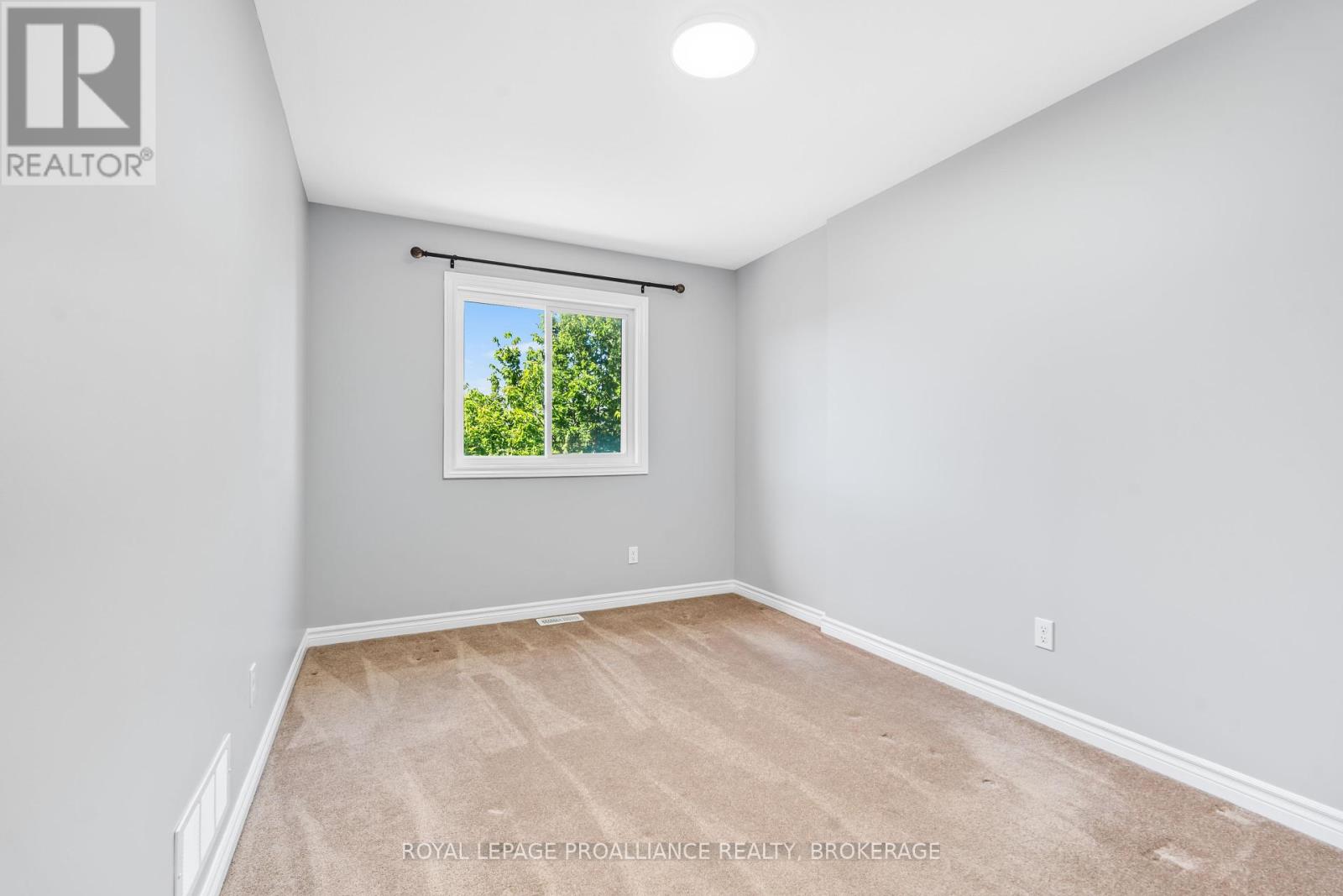 1584 Davenport Crescent, Kingston, Ontario  K7P 0H5 - Photo 22 - X12354415