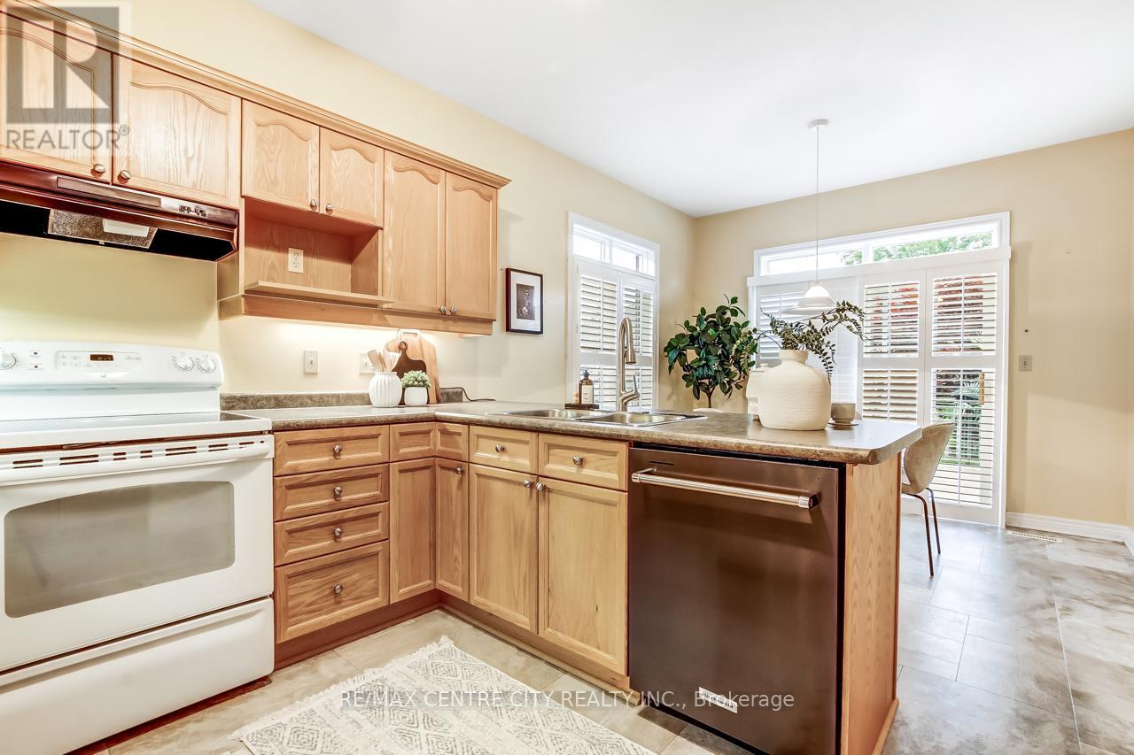243 - 2025 Meadowgate Boulevard, London South, Ontario  N6M 1K9 - Photo 10 - X12354352