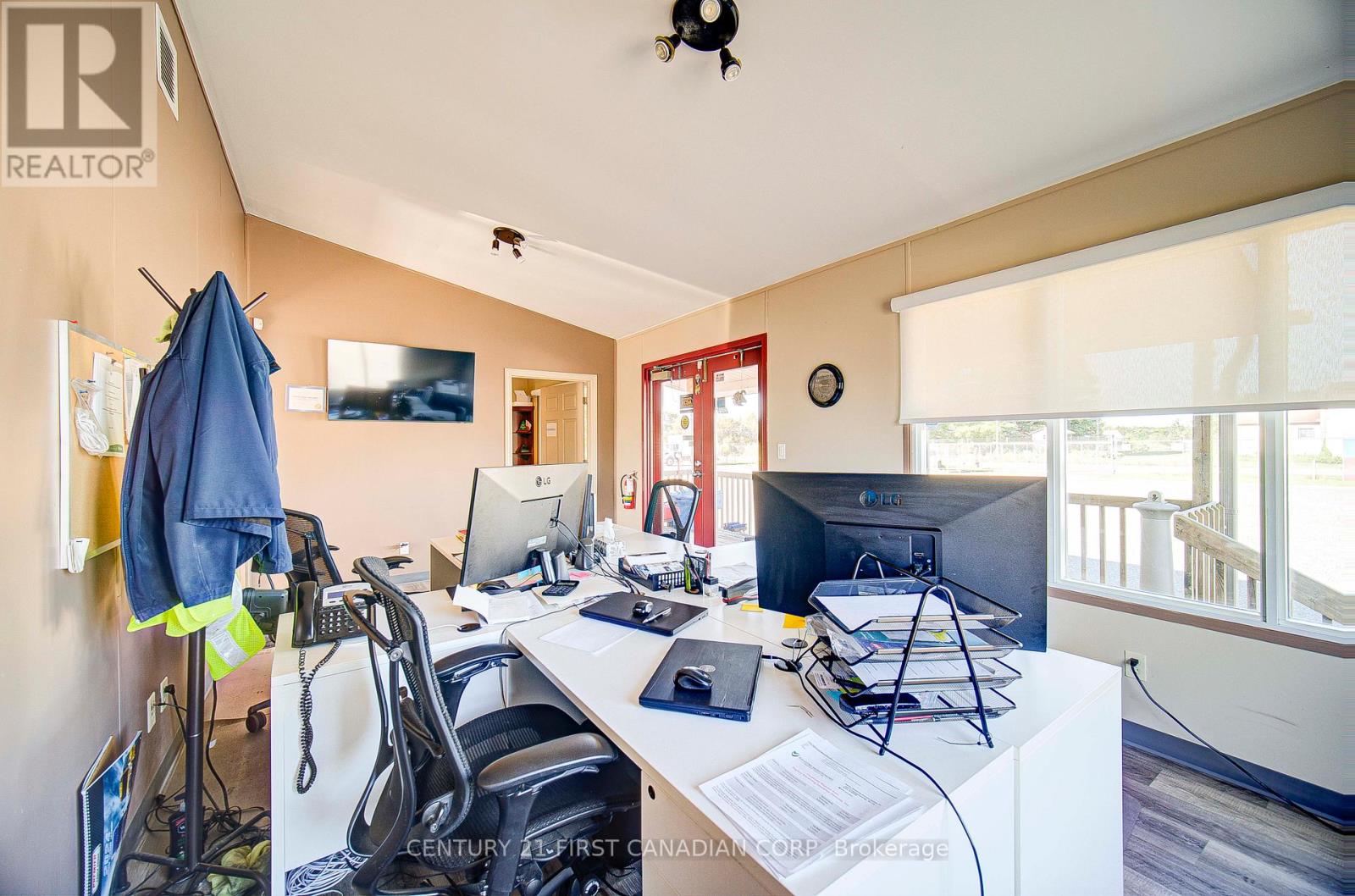 4524 Westchester Bourne, Thames Centre, Ontario  N0L 1B0 - Photo 23 - X12354385