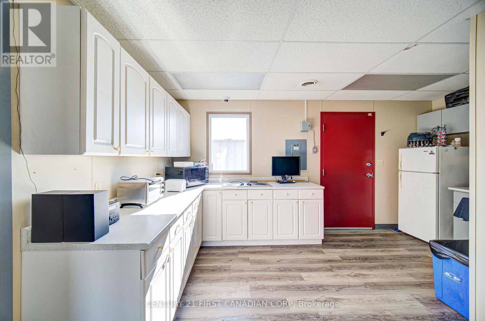 4524 Westchester Bourne, Thames Centre, Ontario  N0L 1B0 - Photo 26 - X12354385