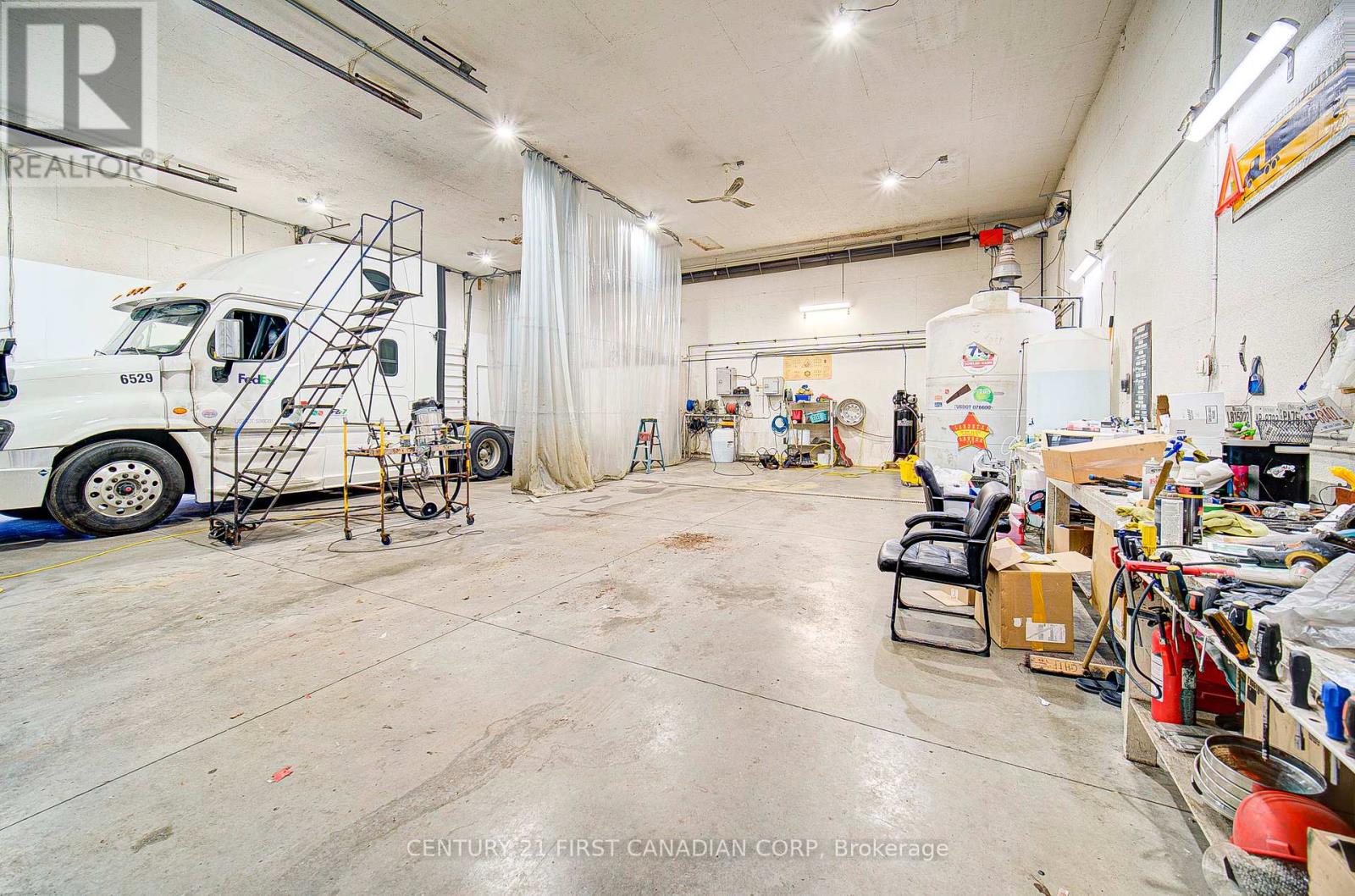 4524 Westchester Bourne, Thames Centre, Ontario  N0L 1B0 - Photo 28 - X12354385
