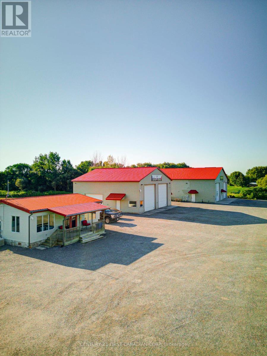 4524 Westchester Bourne, Thames Centre, Ontario  N0L 1B0 - Photo 4 - X12354385