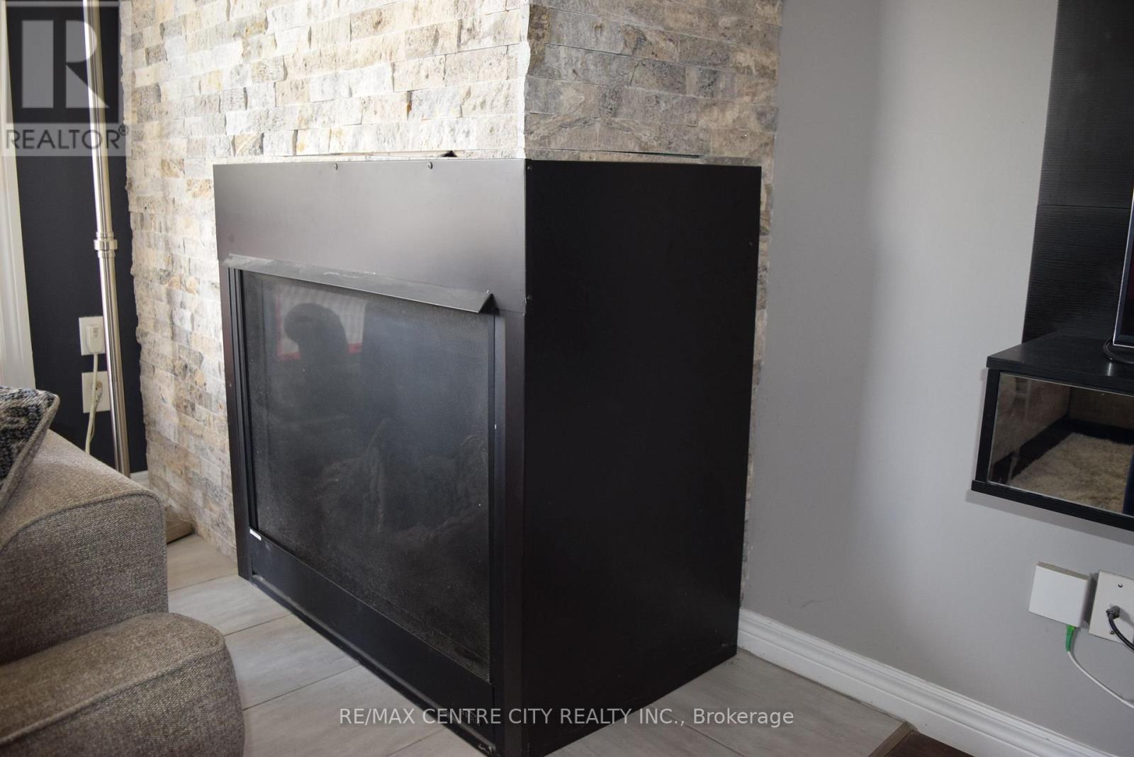 207 - 5 Jacksway Crescent, London North, Ontario  N5X 3T6 - Photo 8 - X12354404