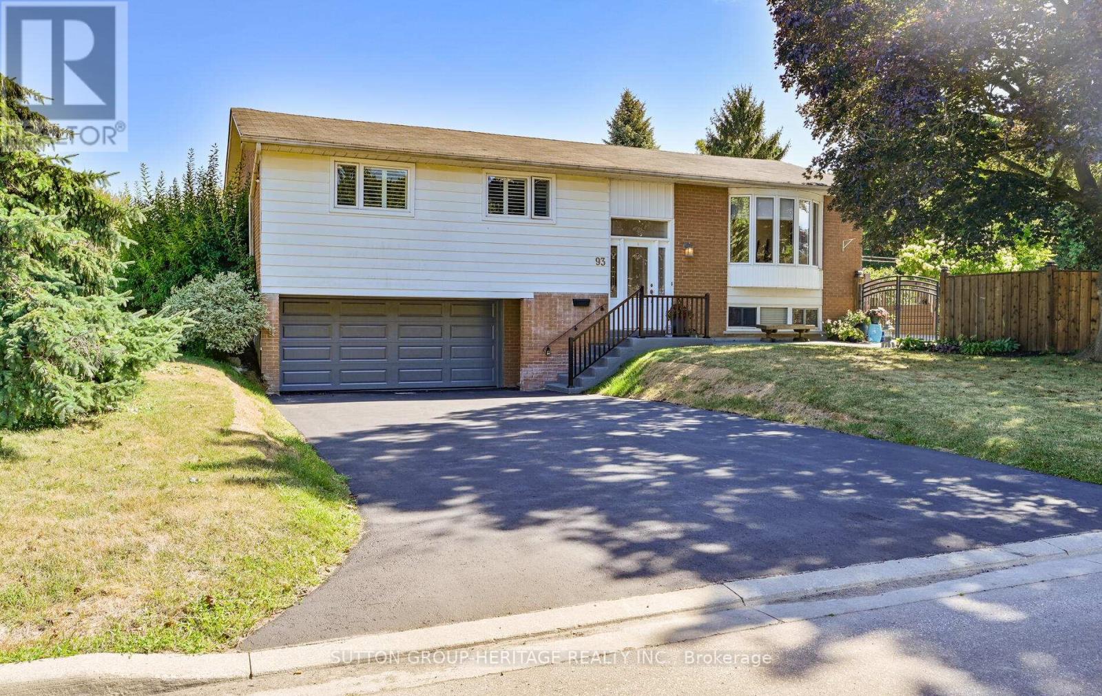93 LINCOLN STREET, Ajax, Ontario