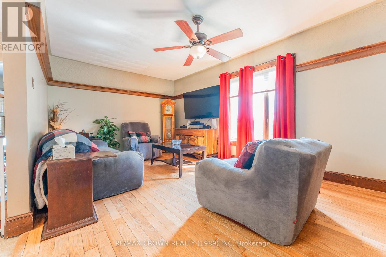 38 Third Avenue, Smooth Rock Falls, Ontario  P0L 2B0 - Photo 11 - T12354342