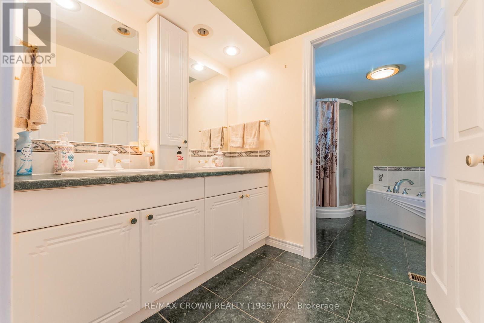 38 Third Avenue, Smooth Rock Falls, Ontario  P0L 2B0 - Photo 32 - T12354342