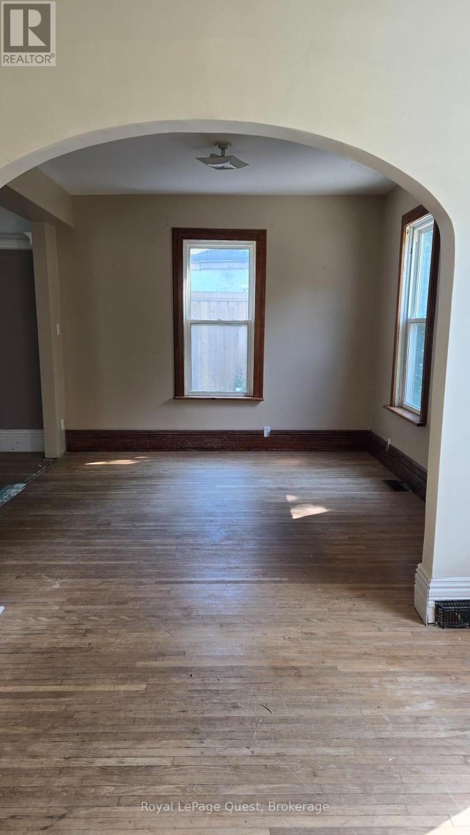 699 Quebec Street, Midland, Ontario  L4R 1E3 - Photo 12 - S12354295