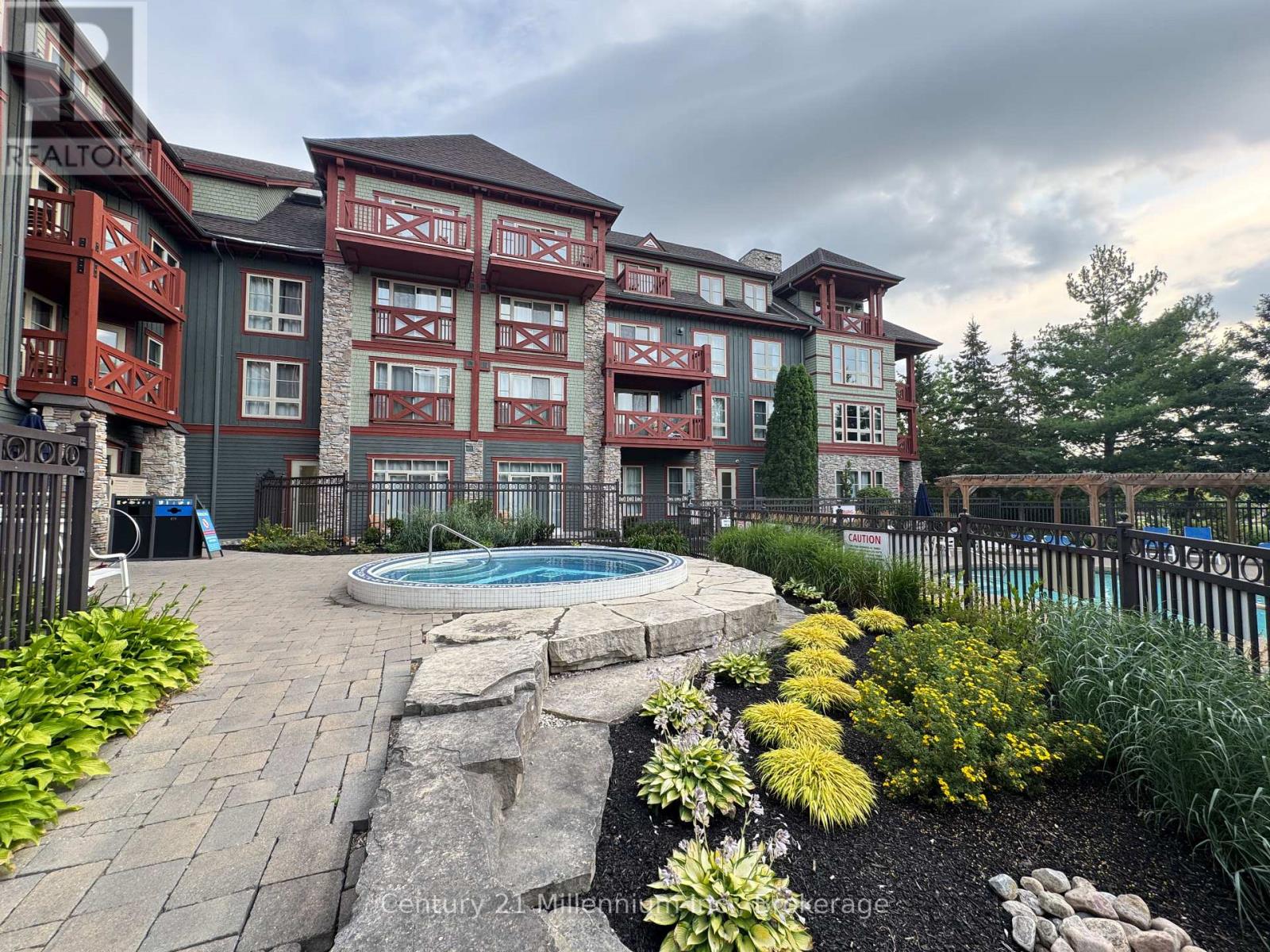 201 - 152 Jozo Weider Boulevard, Blue Mountains, Ontario  L9Y 0V2 - Photo 11 - X12354282