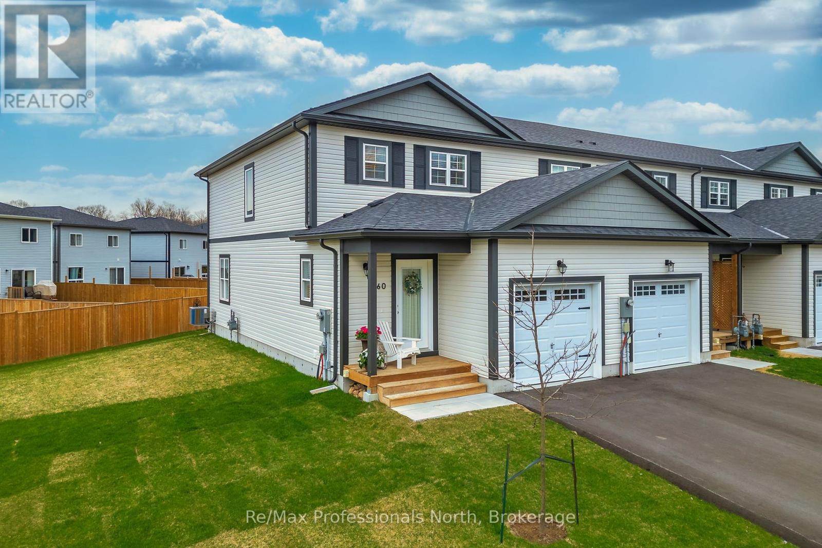 160 Daffodil Court, Gravenhurst, Ontario  P1P 0B8 - Photo 1 - X12354297