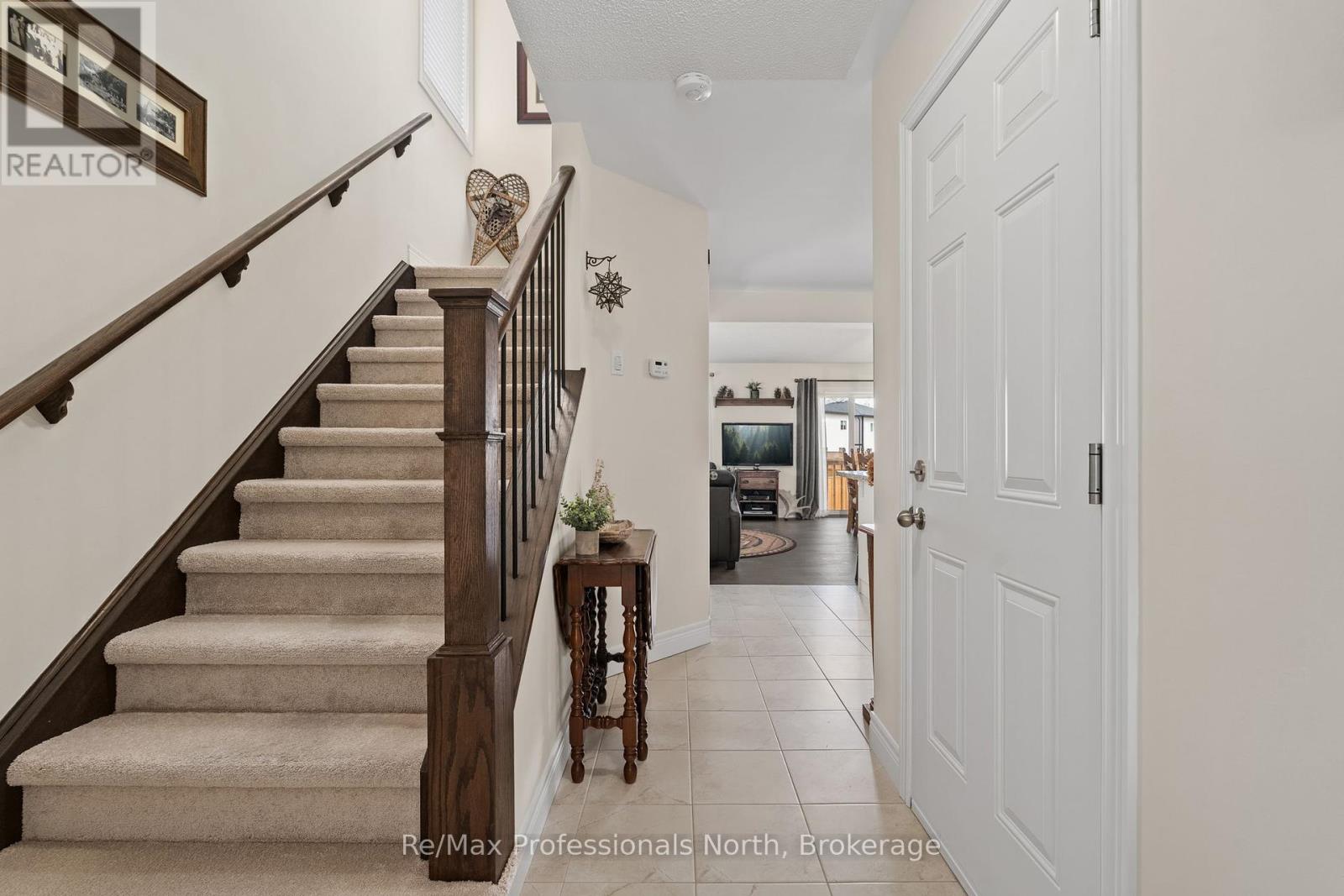 160 Daffodil Court, Gravenhurst, Ontario  P1P 0B8 - Photo 10 - X12354297
