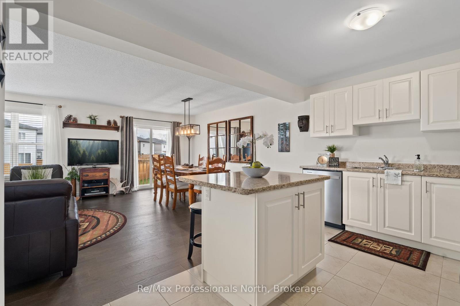 160 Daffodil Court, Gravenhurst, Ontario  P1P 0B8 - Photo 11 - X12354297