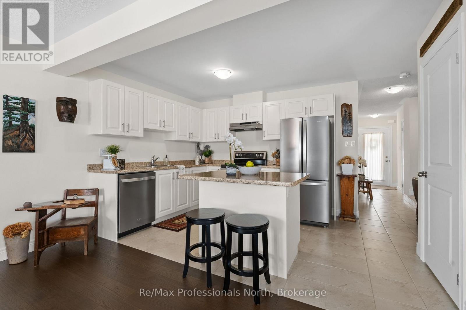 160 Daffodil Court, Gravenhurst, Ontario  P1P 0B8 - Photo 13 - X12354297